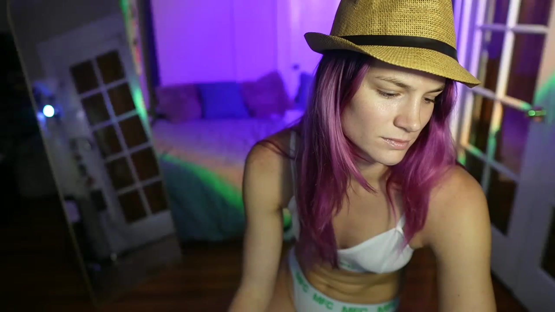Gallery image thumbnail from Gia_Bday's myfreecams stream on, 08/20/2023, 23:03 image 4 of 20