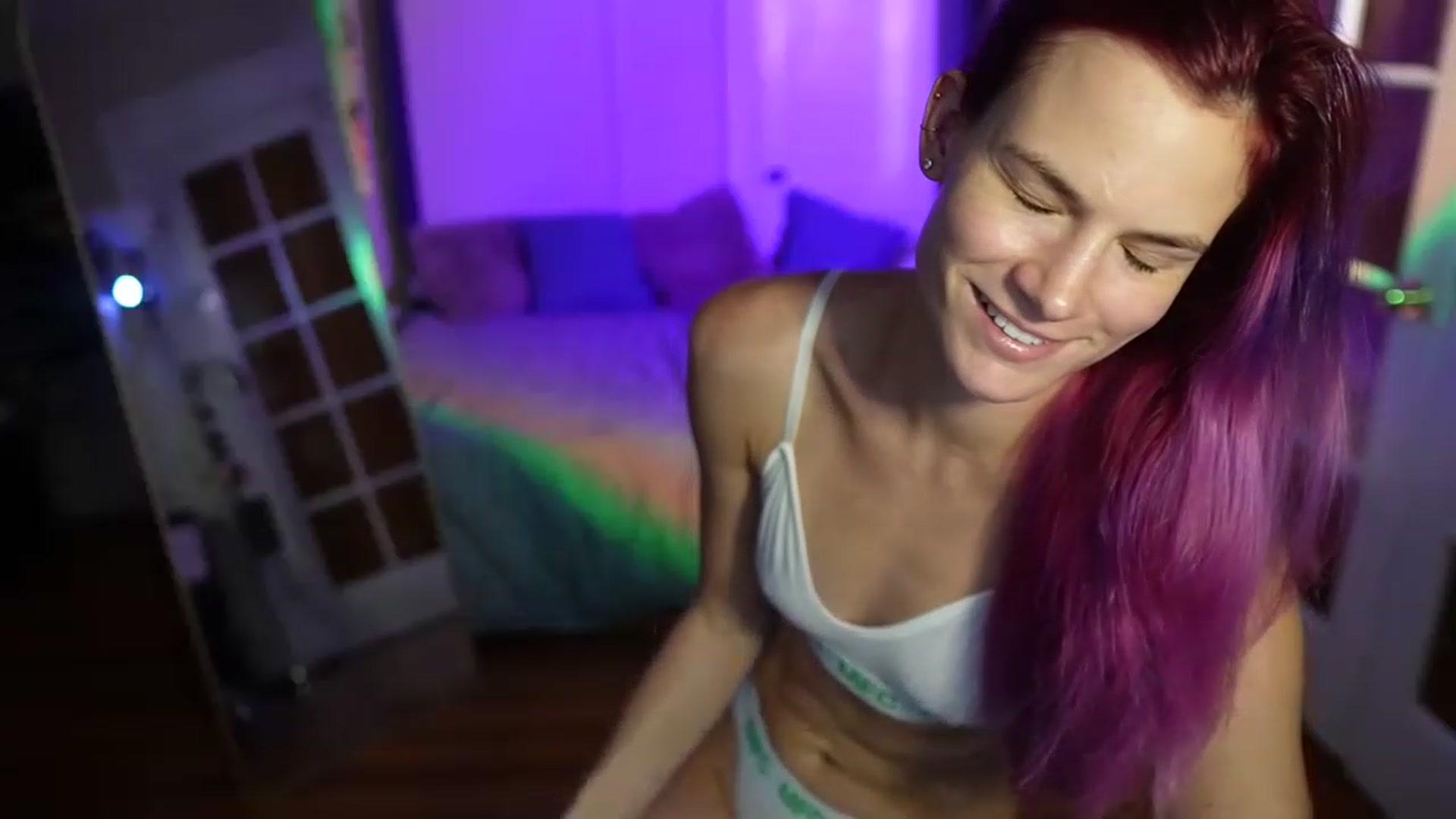 Gallery image thumbnail from Gia_Bday's myfreecams stream on, 08/20/2023, 23:03 image 5 of 20