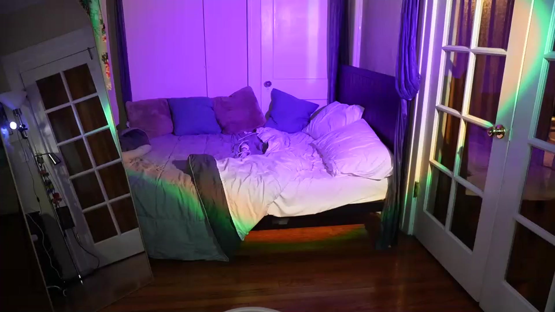 Gallery image thumbnail from Gia_Bday's myfreecams stream on, 08/20/2023, 23:32 image 3 of 20