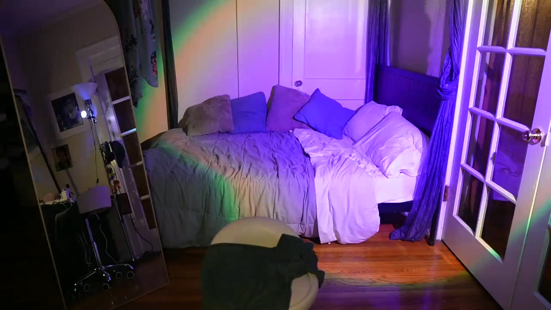 Gallery image thumbnail from Gia_Bday's myfreecams stream on, 08/22/2023, 04:45 image 6 of 20