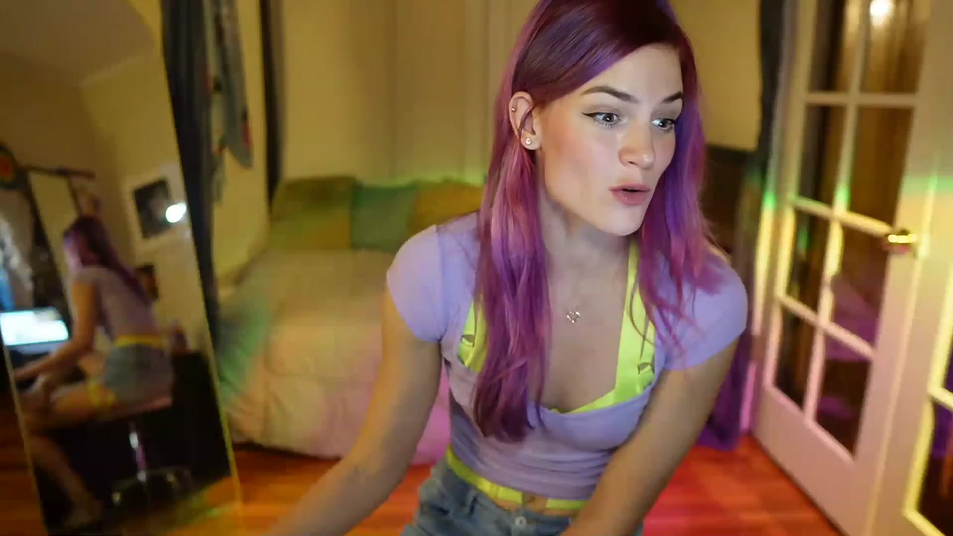 Gallery image thumbnail from Gia_Bday's myfreecams stream on, 08/25/2023, 23:57 image 16 of 20