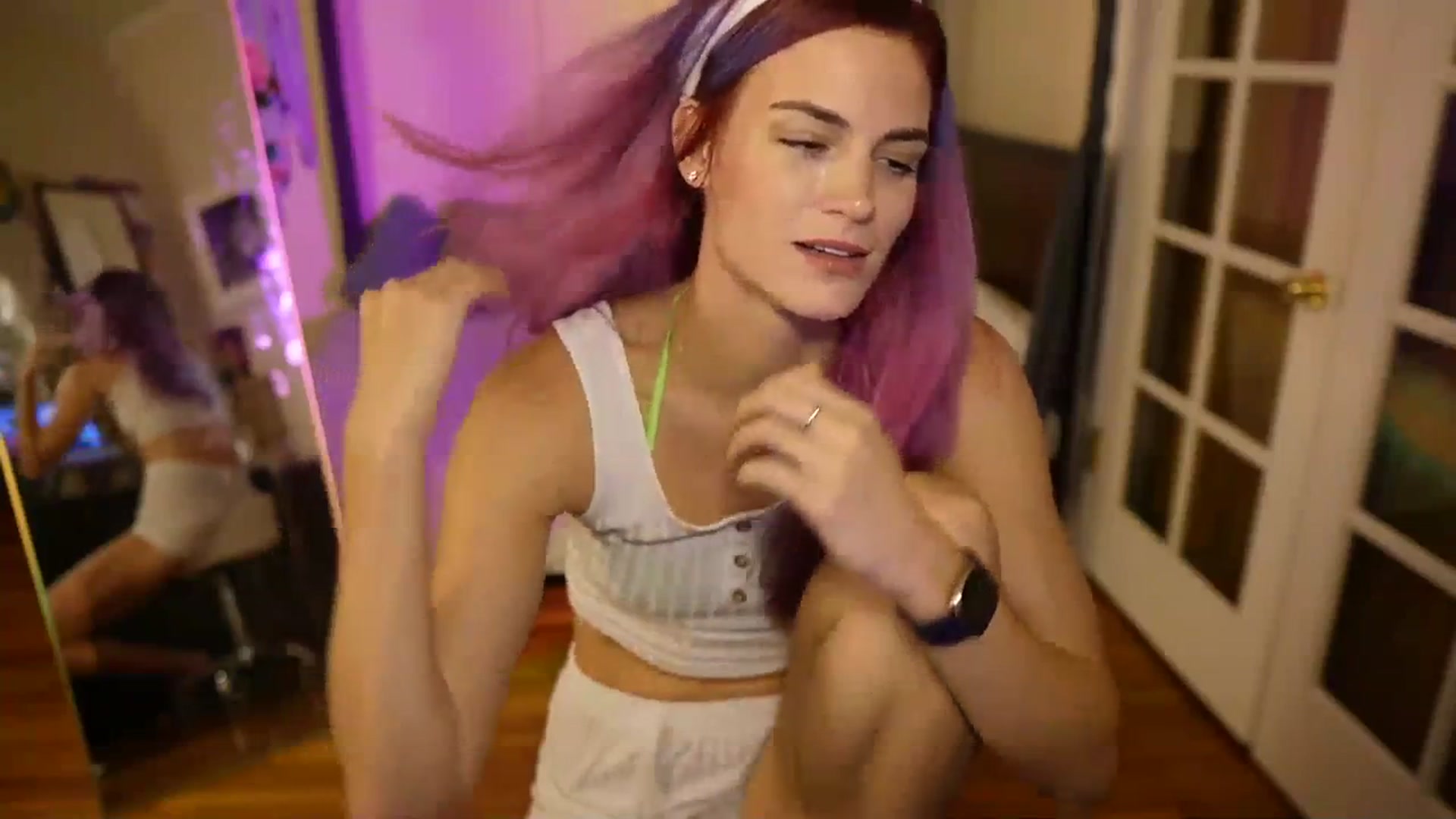 Gallery image thumbnail from Gia_Bday's myfreecams stream on, 08/27/2023, 01:21 image 4 of 20