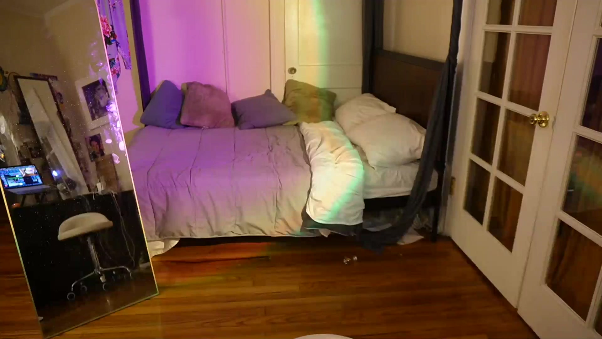 Gallery image thumbnail from Gia_Bday's myfreecams stream on, 08/27/2023, 02:27 image 7 of 20