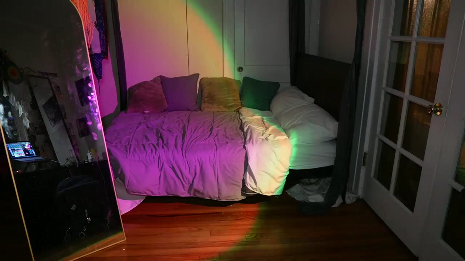 Gallery image thumbnail from Gia_Bday's myfreecams stream on, 08/29/2023, 02:42 image 3 of 20