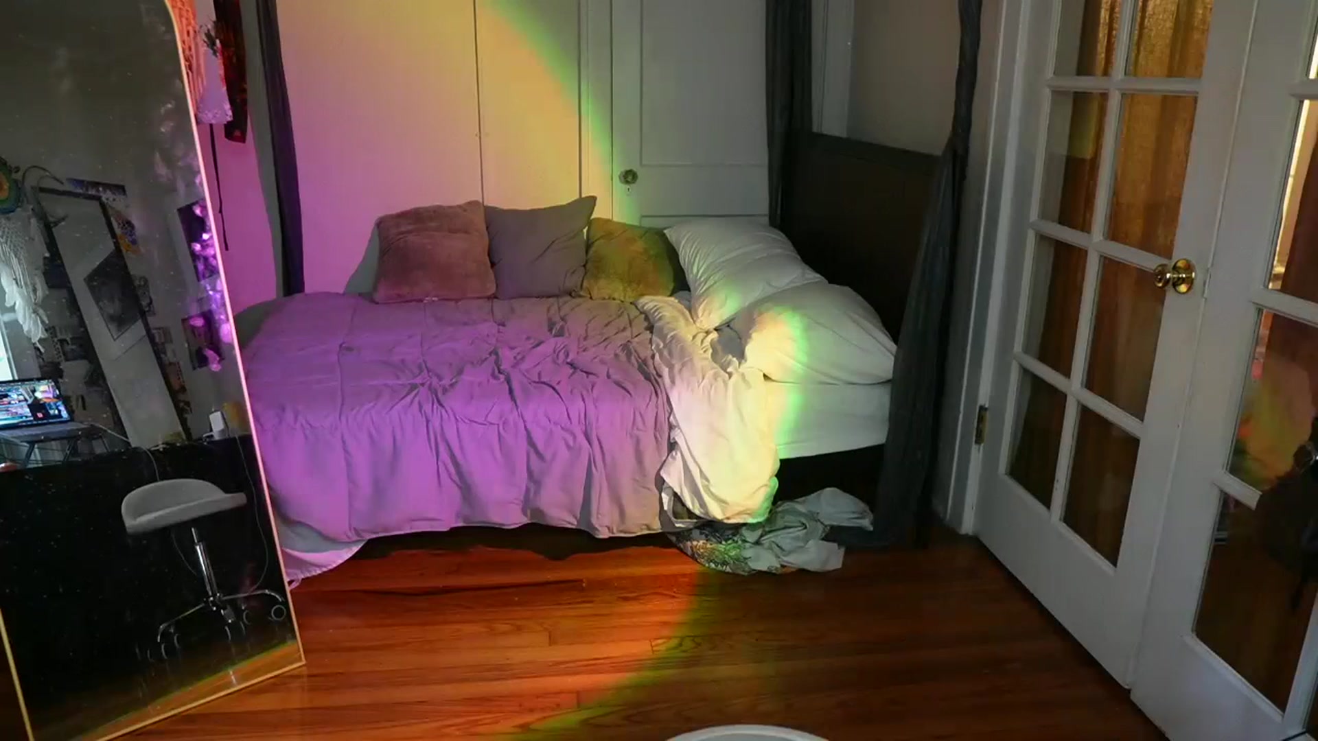 Gallery image thumbnail from Gia_Bday's myfreecams stream on, 08/29/2023, 22:23 image 11 of 20