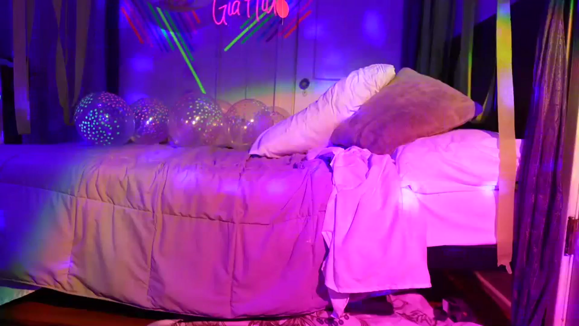 Gallery image thumbnail from Gia_Bday's myfreecams stream on, 09/01/2023, 07:31 image 5 of 20