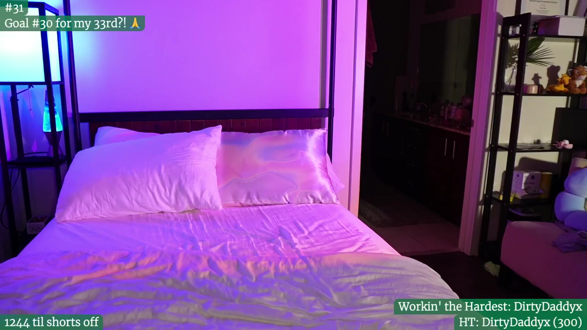 Gallery image thumbnail from Gia_Bday's myfreecams stream on, 08/27/2024, 04:02 image 7 of 20