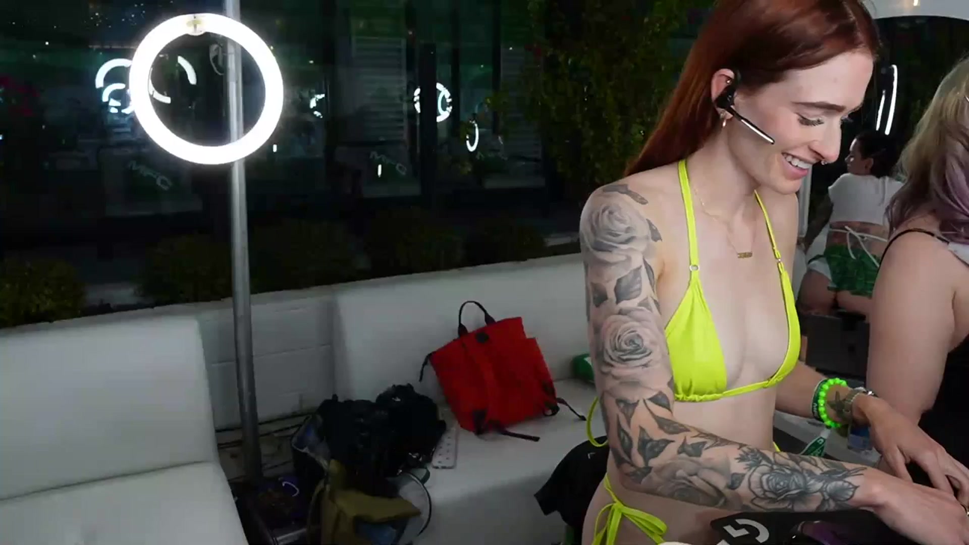 Gallery image thumbnail from Gia_Exotic's myfreecams stream on, 10/12/2023, 03:33 image 1 of 20