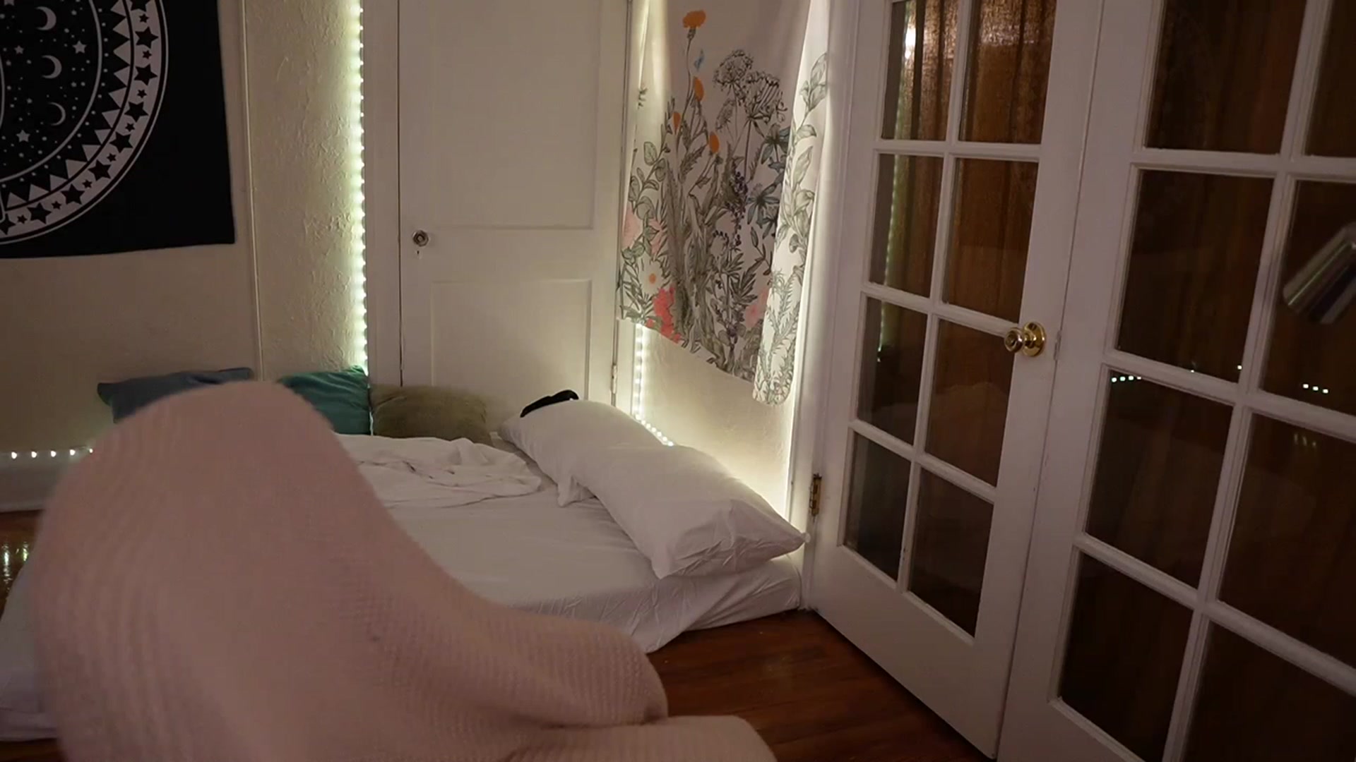 Gallery image thumbnail from Gia_Hill's myfreecams stream on, 11/16/2022, 01:56 image 1 of 20