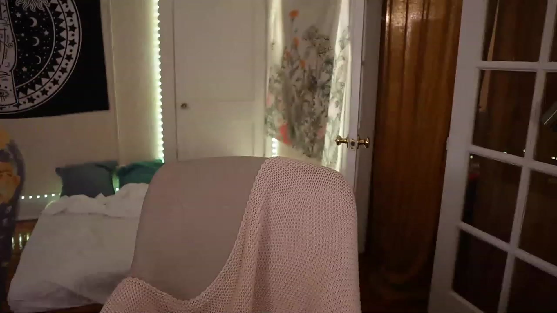 Gallery image thumbnail from Gia_Hill's myfreecams stream on, 11/16/2022, 01:56 image 5 of 20