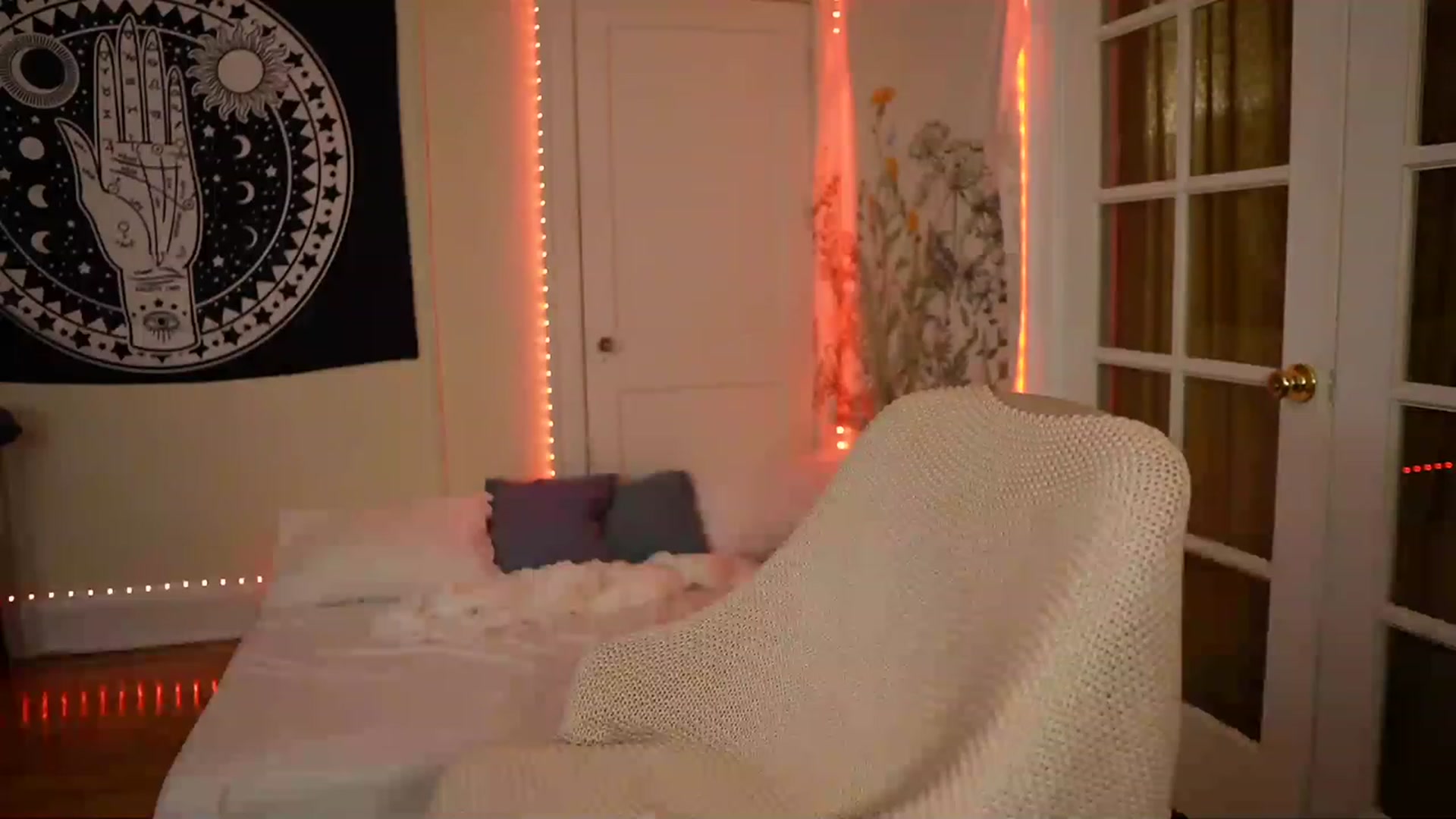 Gallery image thumbnail from Gia_Hill's myfreecams stream on, 11/19/2022, 04:35 image 20 of 20