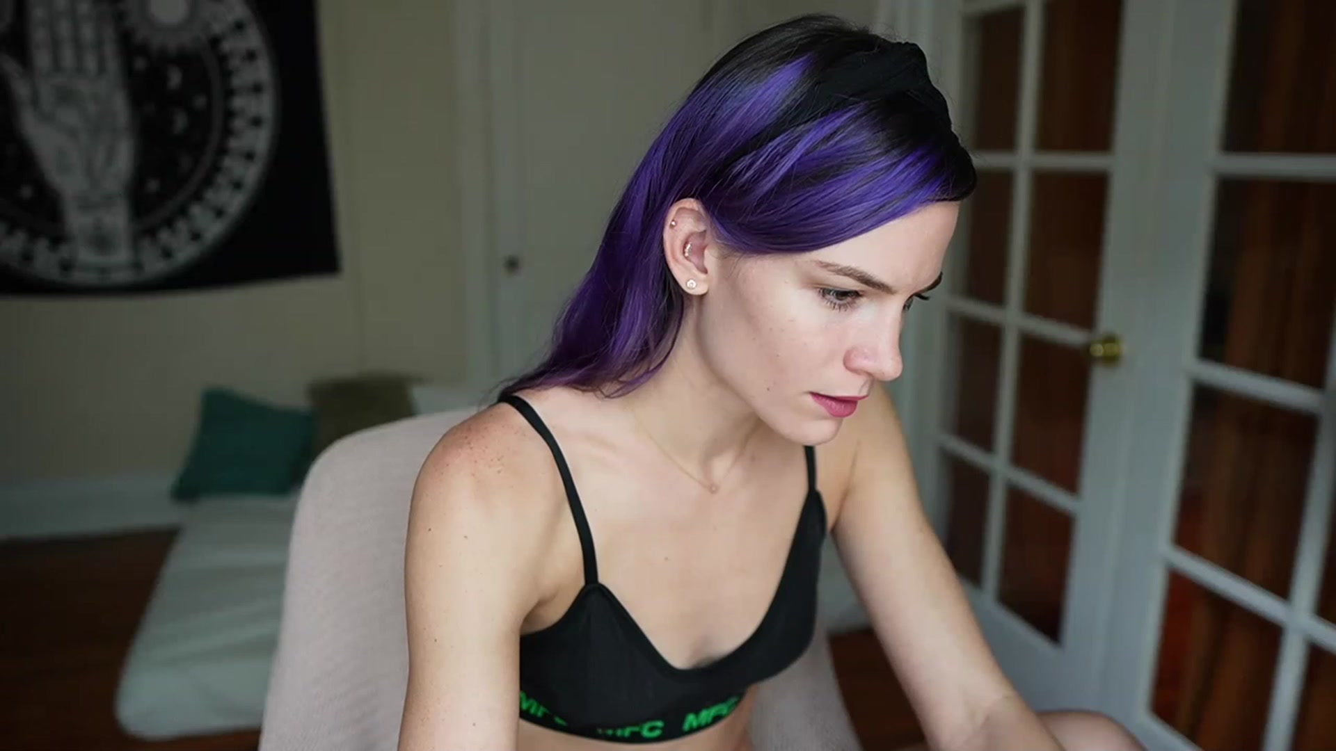 Gallery image thumbnail from Gia_Hill's myfreecams stream on, 11/27/2022, 22:13 image 9 of 20