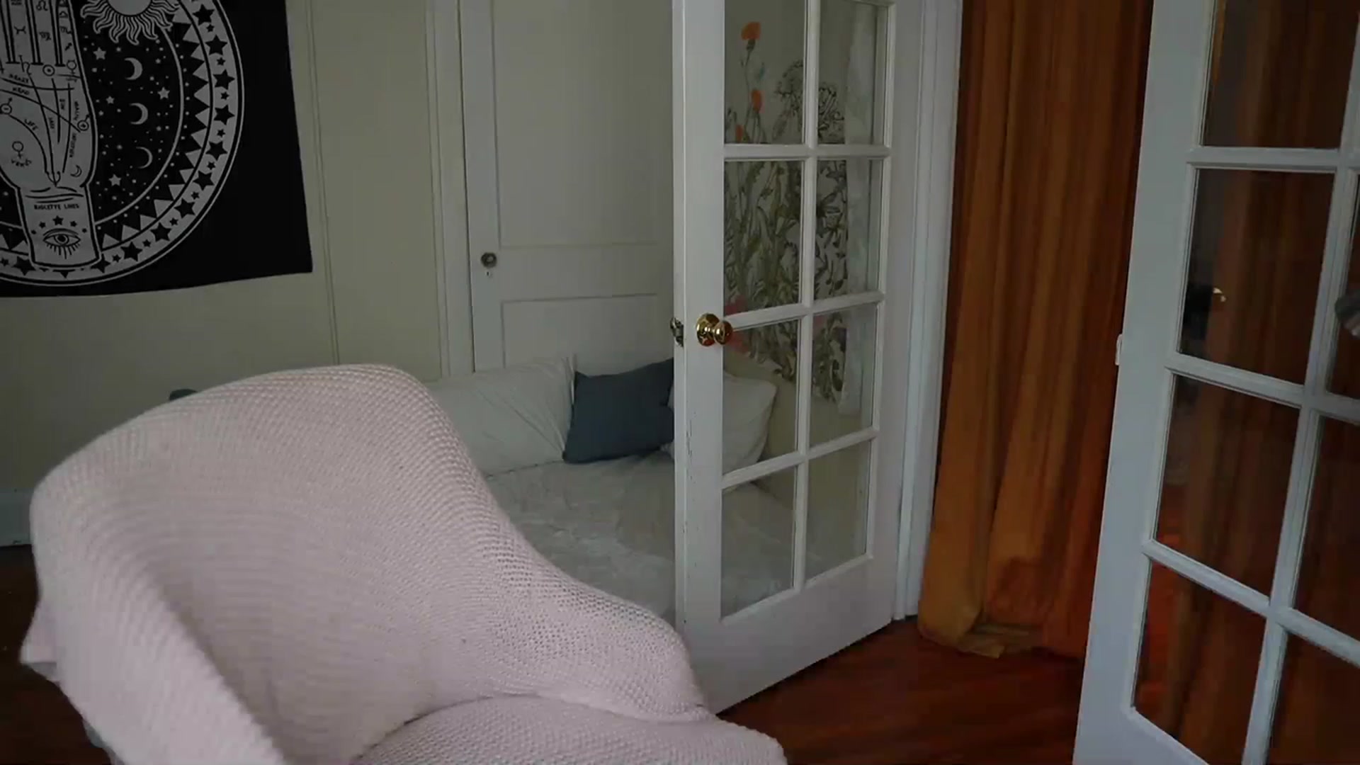 Gallery image thumbnail from Gia_Hill's myfreecams stream on, 11/27/2022, 22:13 image 1 of 20