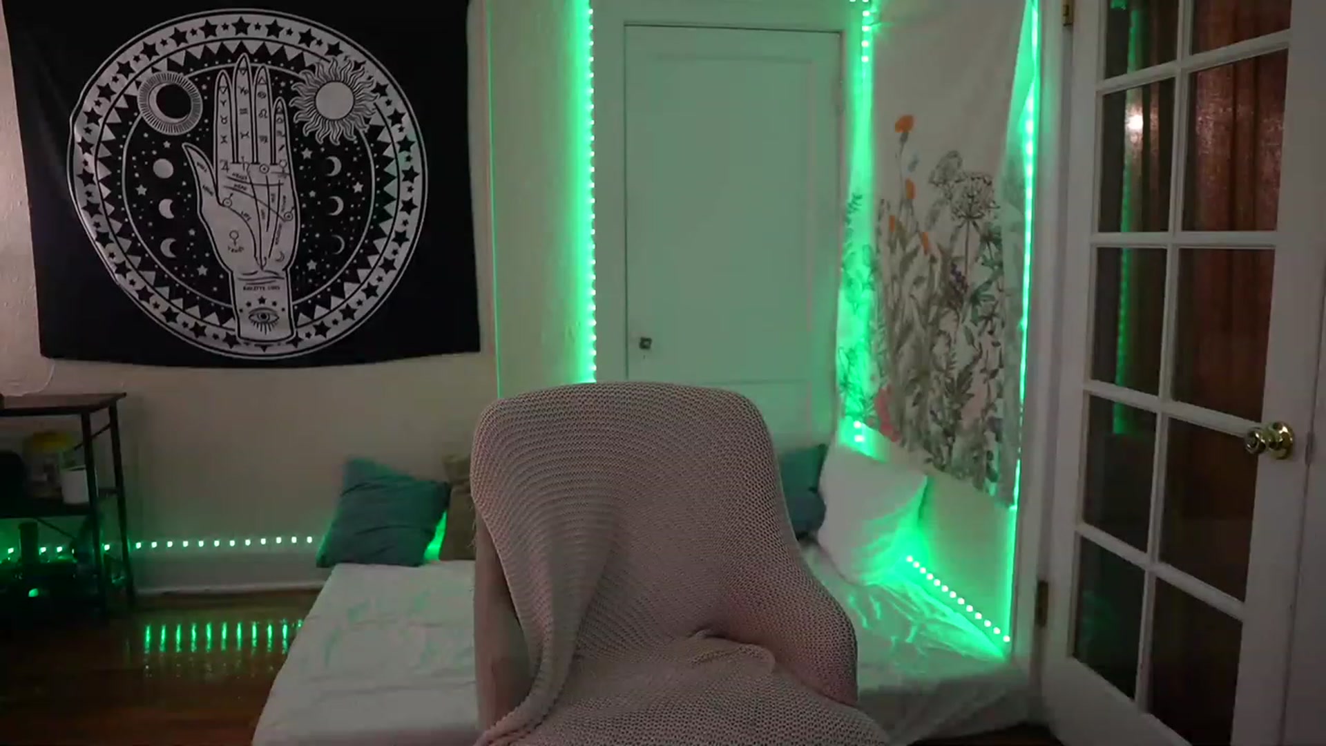 Gallery image thumbnail from Gia_Hill's myfreecams stream on, 11/29/2022, 04:26 image 3 of 20
