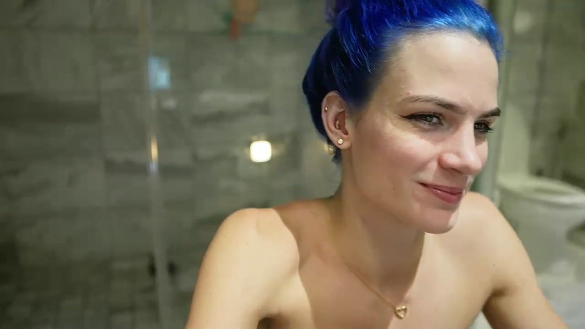 Gallery image thumbnail from Gia_Hill's myfreecams stream on, 01/12/2023, 03:40 image 12 of 20