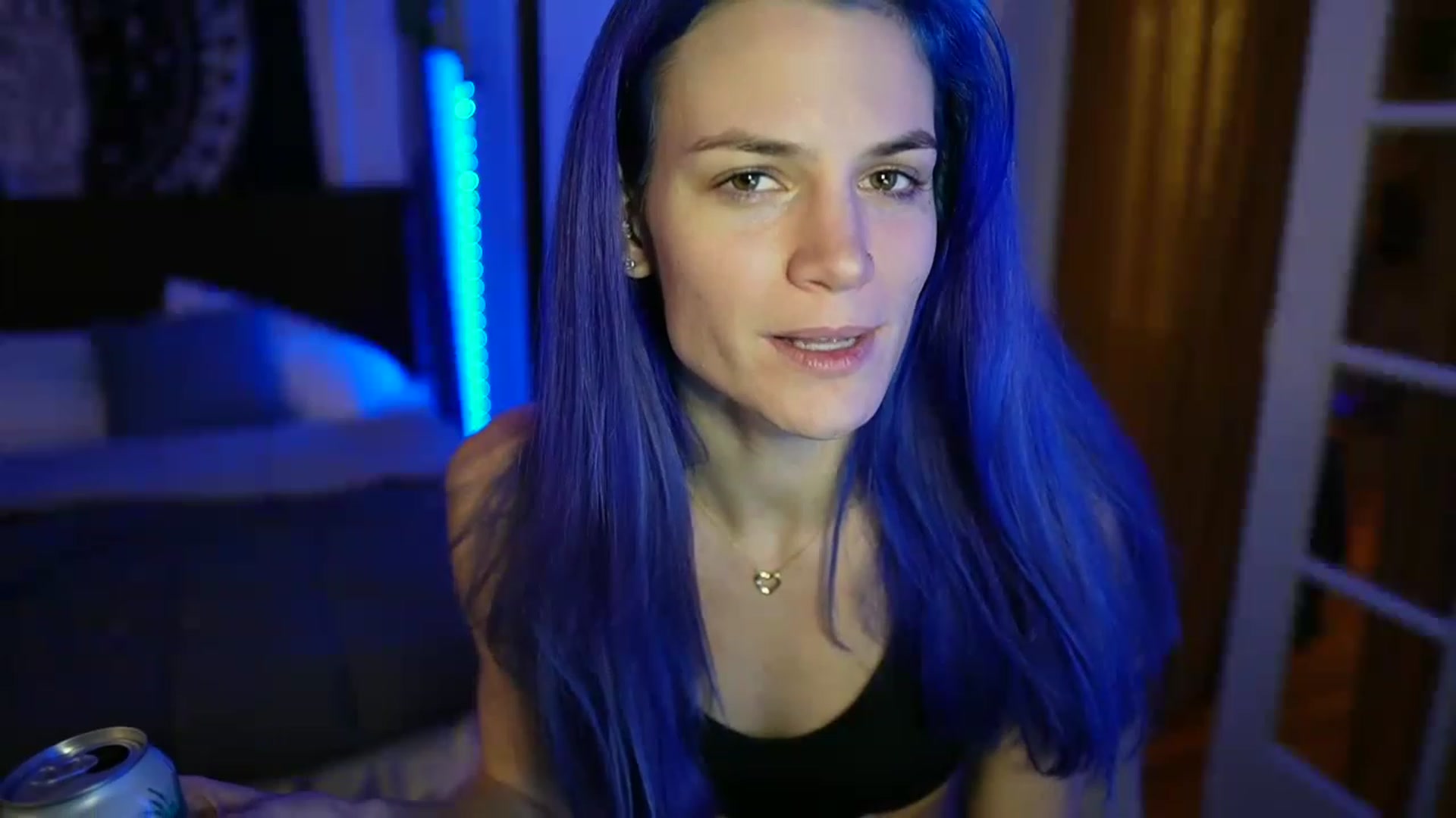 Gallery image thumbnail from Gia_Hill's myfreecams stream on, 01/17/2023, 24:01 image 16 of 20