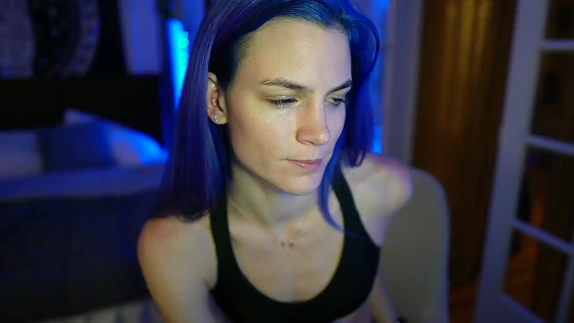 Gallery image thumbnail from Gia_Hill's myfreecams stream on, 01/17/2023, 24:01 image 12 of 20