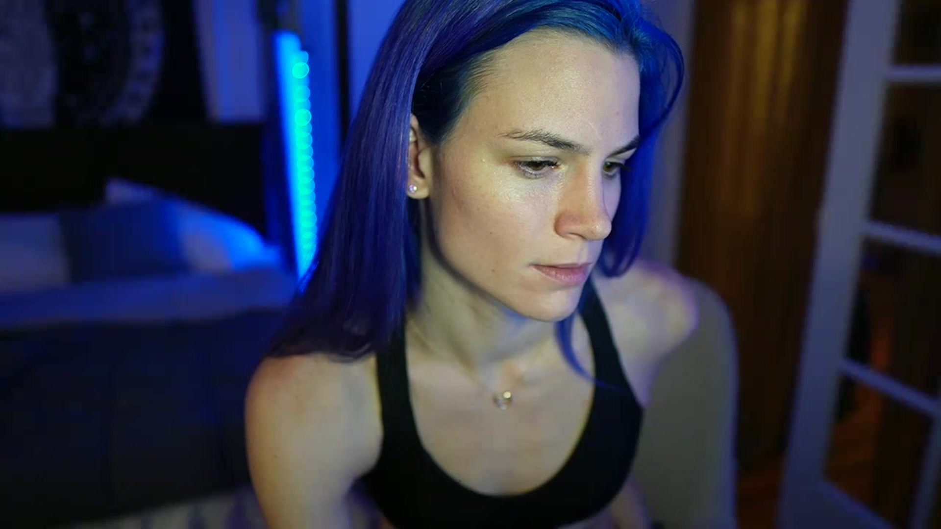 Gallery image thumbnail from Gia_Hill's myfreecams stream on, 01/17/2023, 24:01 image 13 of 20