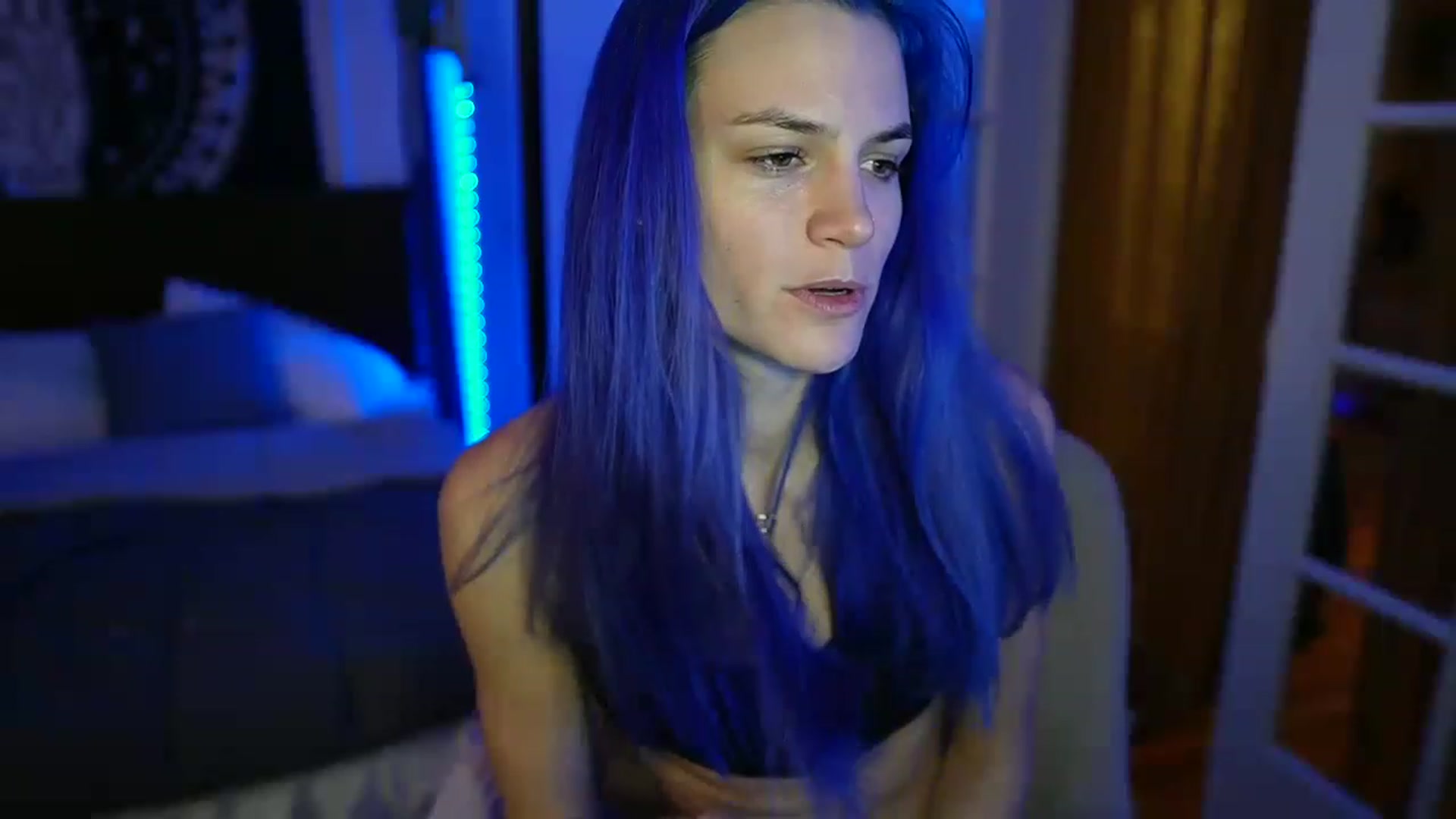 Gallery image thumbnail from Gia_Hill's myfreecams stream on, 01/17/2023, 24:01 image 17 of 20