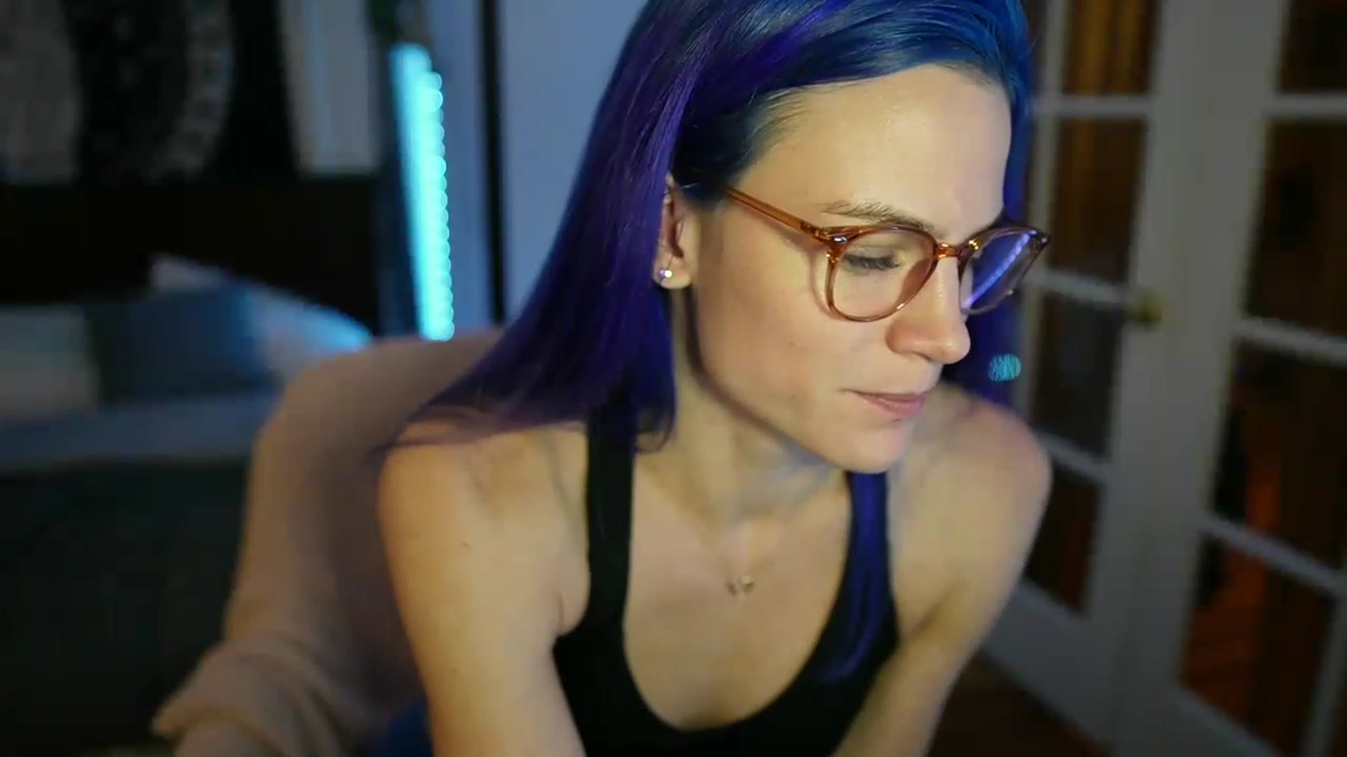 Gallery image thumbnail from Gia_Hill's myfreecams stream on, 01/17/2023, 24:31 image 13 of 20