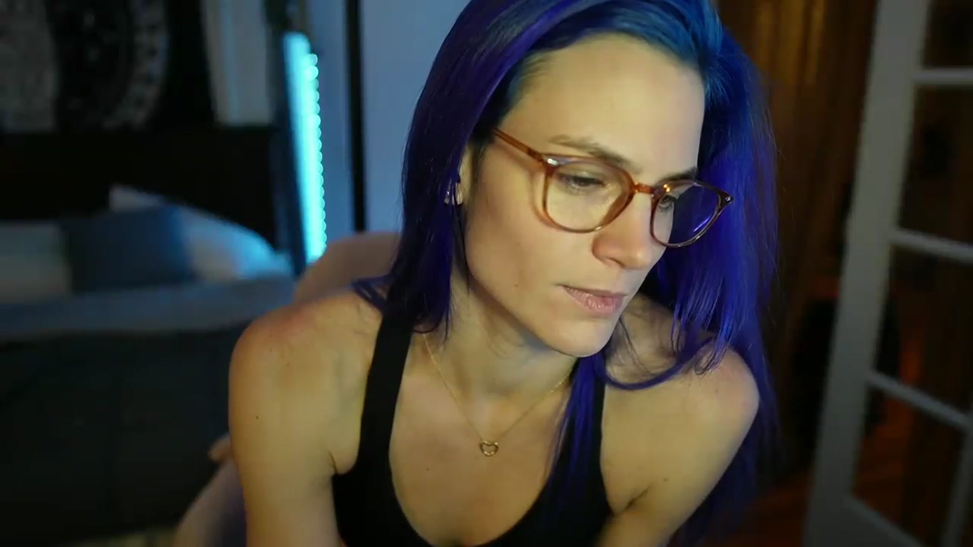 Gallery image thumbnail from Gia_Hill's myfreecams stream on, 01/17/2023, 24:31 image 10 of 20
