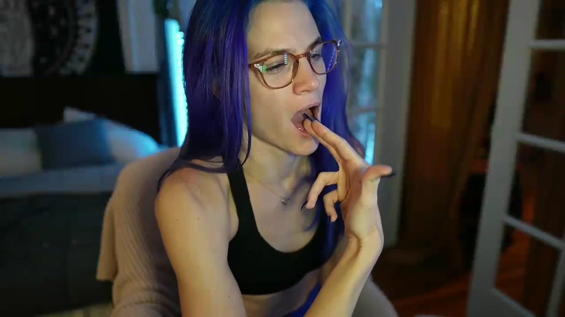 Gallery image thumbnail from Gia_Hill's myfreecams stream on, 01/17/2023, 24:31 image 9 of 20
