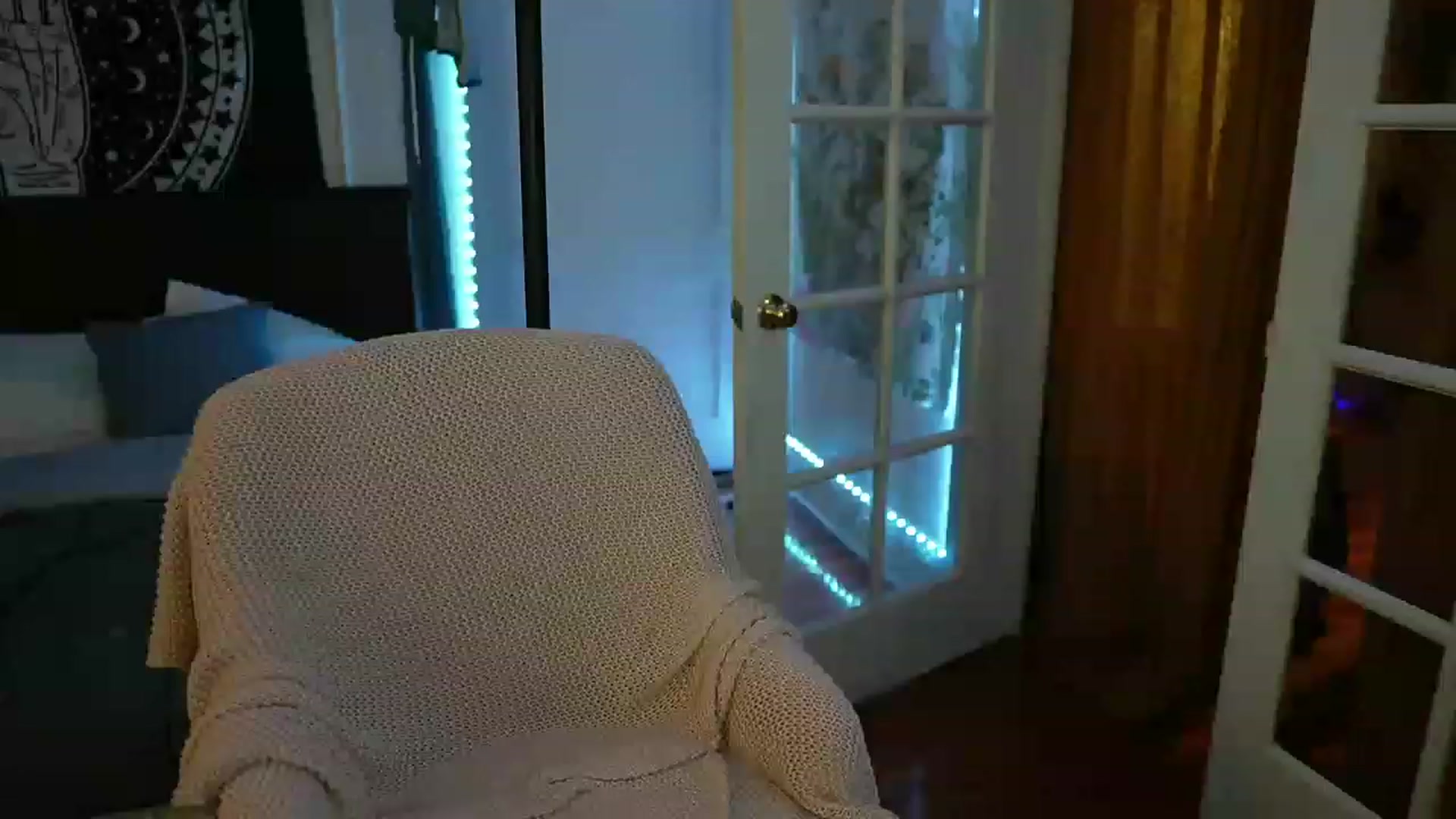 Gallery image thumbnail from Gia_Hill's myfreecams stream on, 01/17/2023, 24:31 image 12 of 20