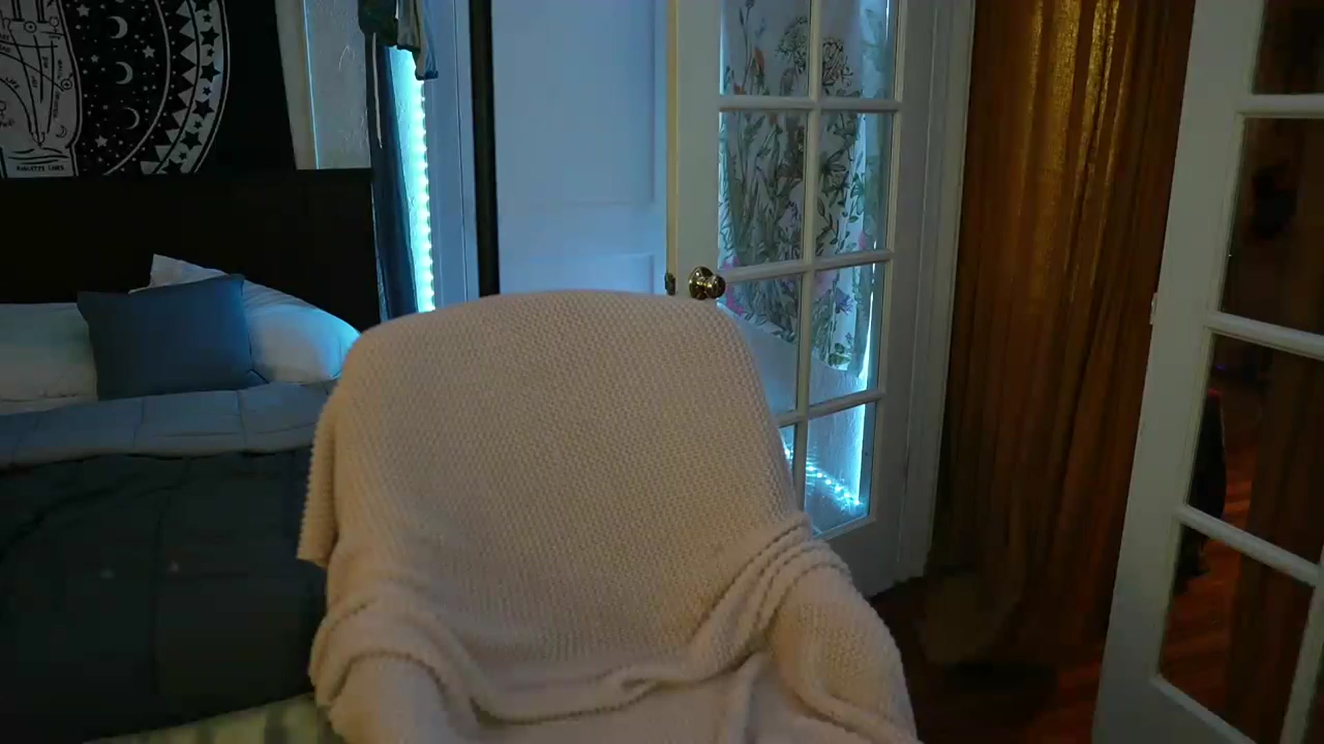 Gallery image thumbnail from Gia_Hill's myfreecams stream on, 01/17/2023, 24:31 image 5 of 20