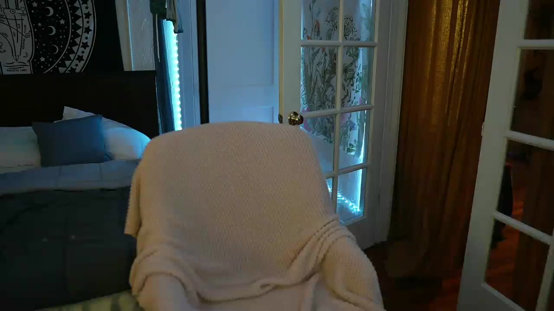 Gallery image thumbnail from Gia_Hill's myfreecams stream on, 01/17/2023, 24:31 image 3 of 20