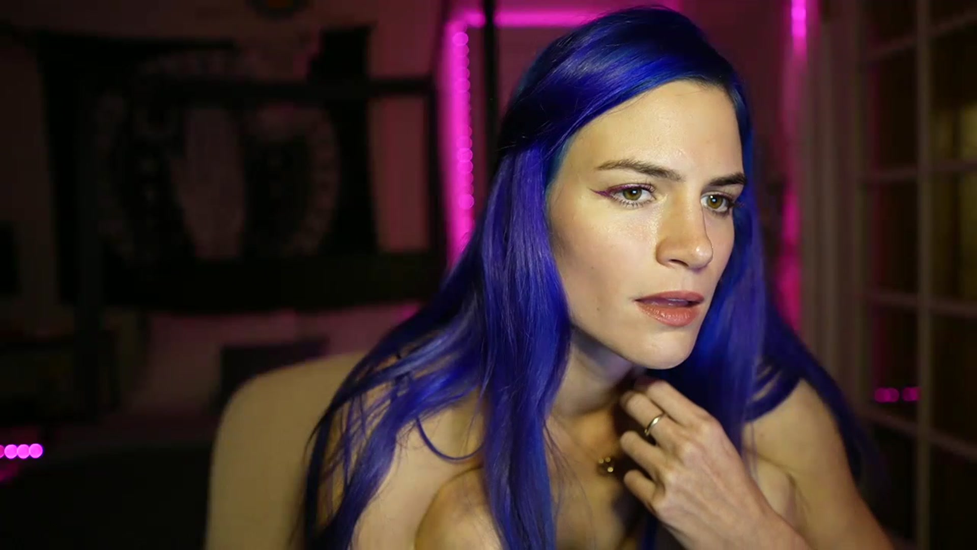 Gallery image thumbnail from Gia_Hill's myfreecams stream on, 01/18/2023, 02:19 image 12 of 20