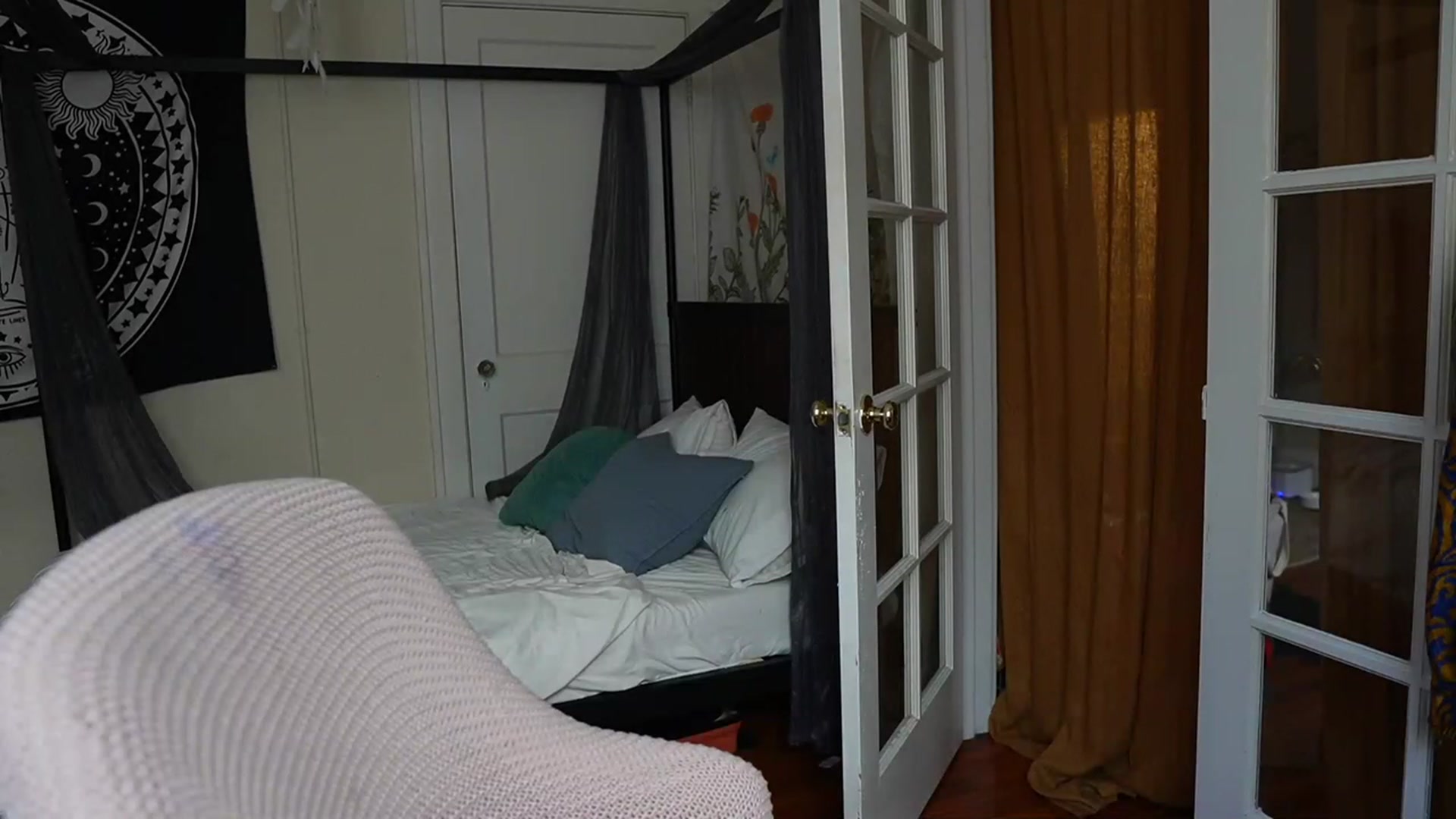 Gallery image thumbnail from Gia_Hill's myfreecams stream on, 02/13/2023, 21:42 image 12 of 20