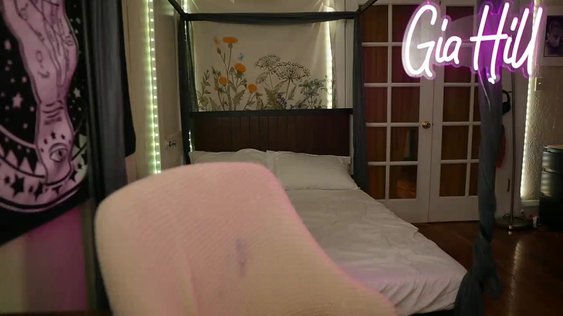 Gallery image thumbnail from Gia_Hill's myfreecams stream on, 02/19/2023, 06:12 image 6 of 20