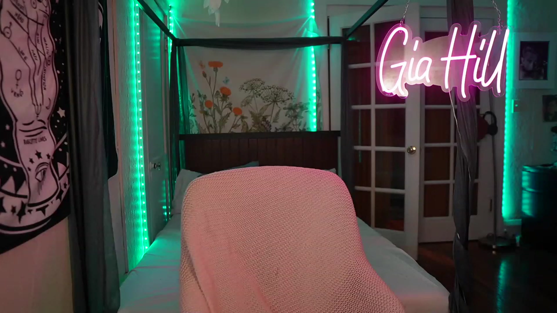 Gallery image thumbnail from Gia_Hill's myfreecams stream on, 02/23/2023, 01:02 image 8 of 20