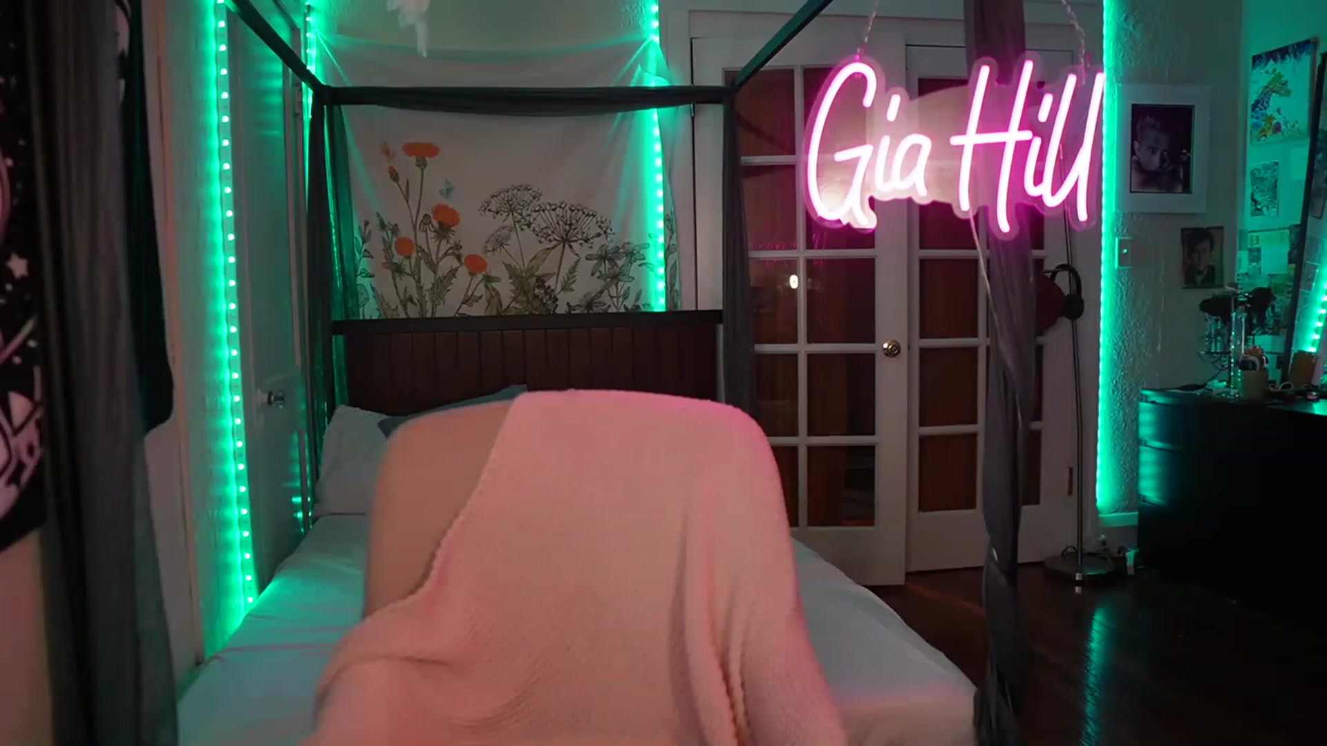 Gallery image thumbnail from Gia_Hill's myfreecams stream on, 02/23/2023, 03:14 image 3 of 20