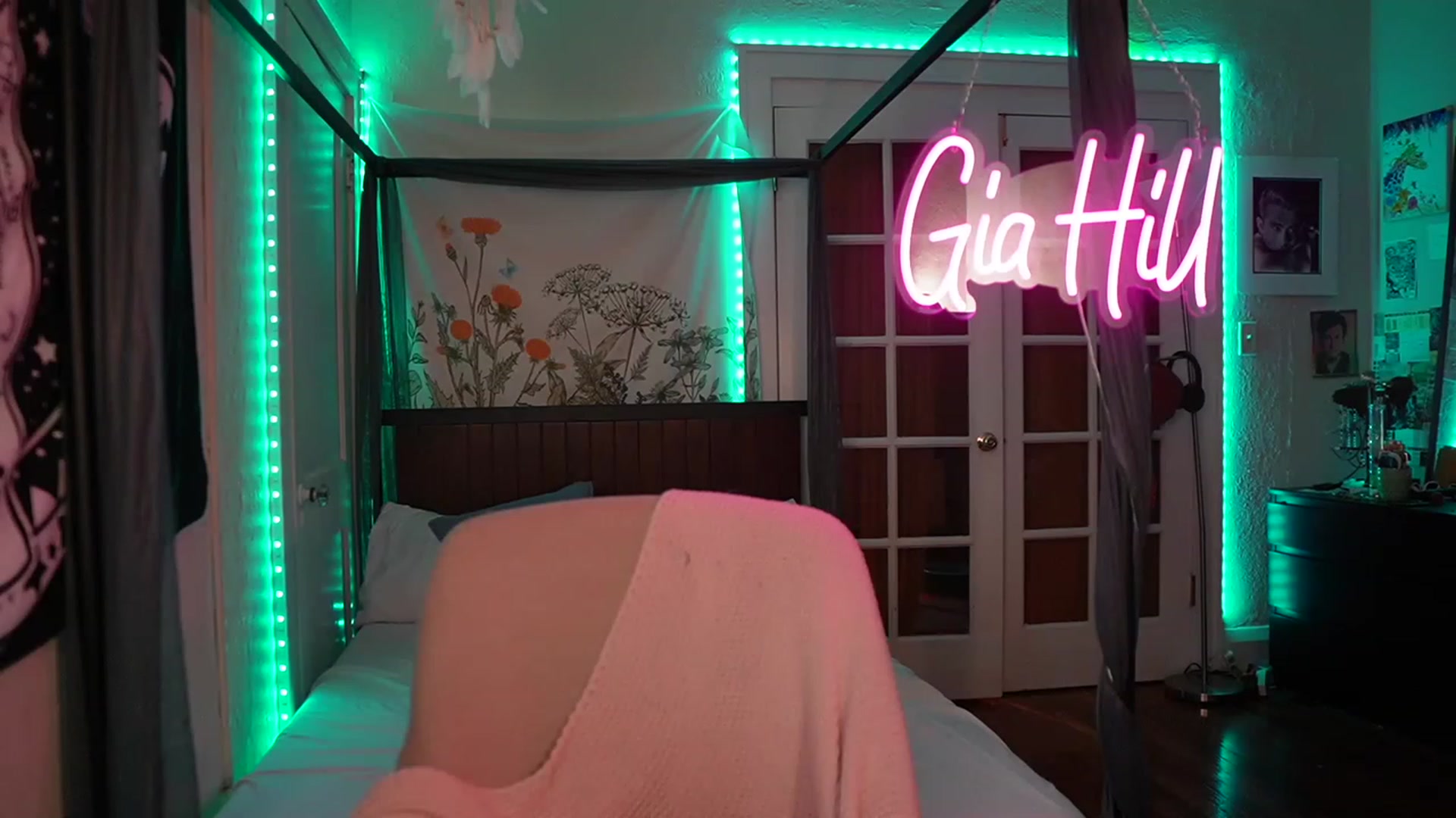 Gallery image thumbnail from Gia_Hill's myfreecams stream on, 02/23/2023, 03:14 image 13 of 20