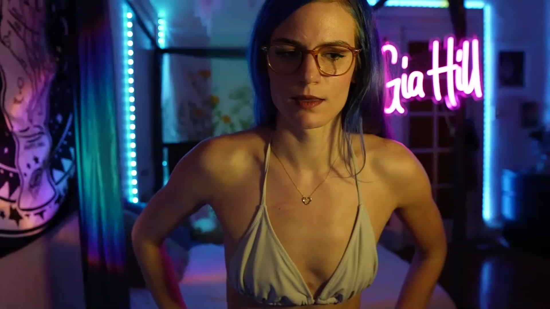 Gallery image thumbnail from Gia_Hill's myfreecams stream on, 03/07/2023, 04:58 image 2 of 20