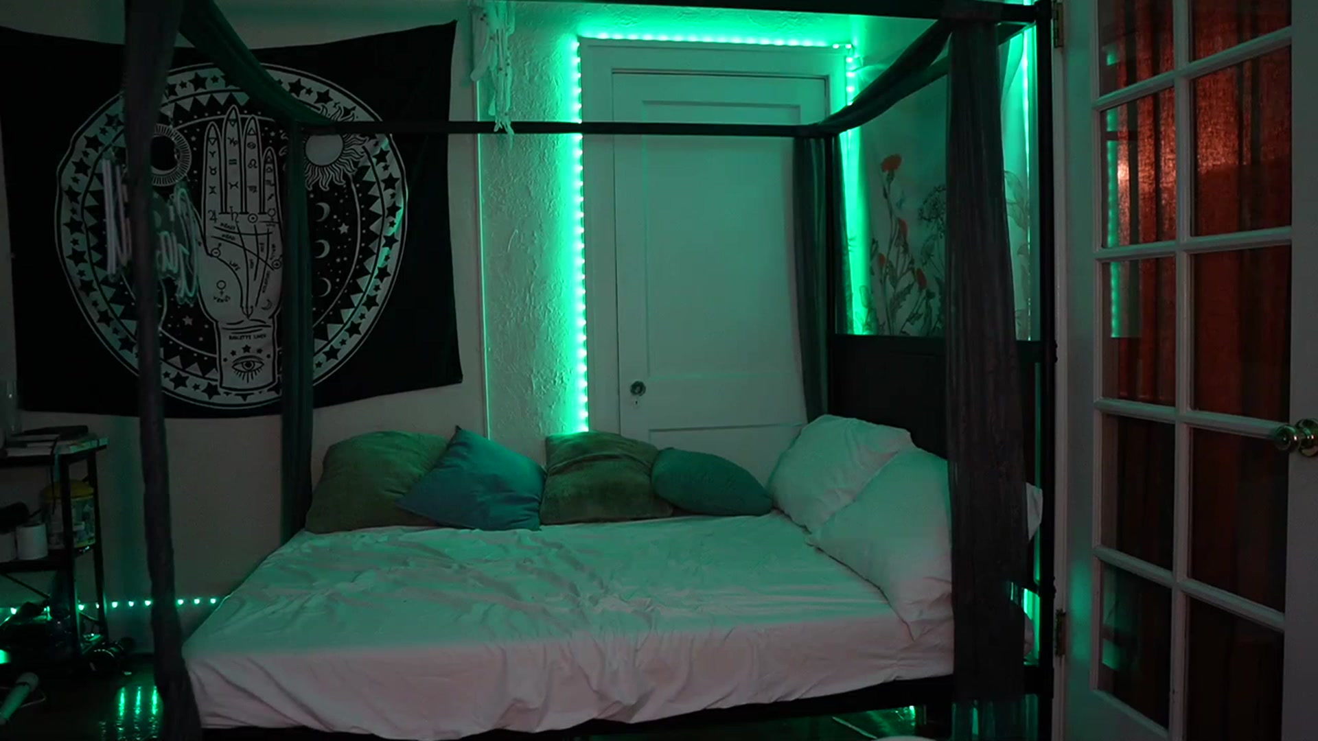 Gallery image thumbnail from Gia_Hill's myfreecams stream on, 03/12/2023, 24:18 image 12 of 20