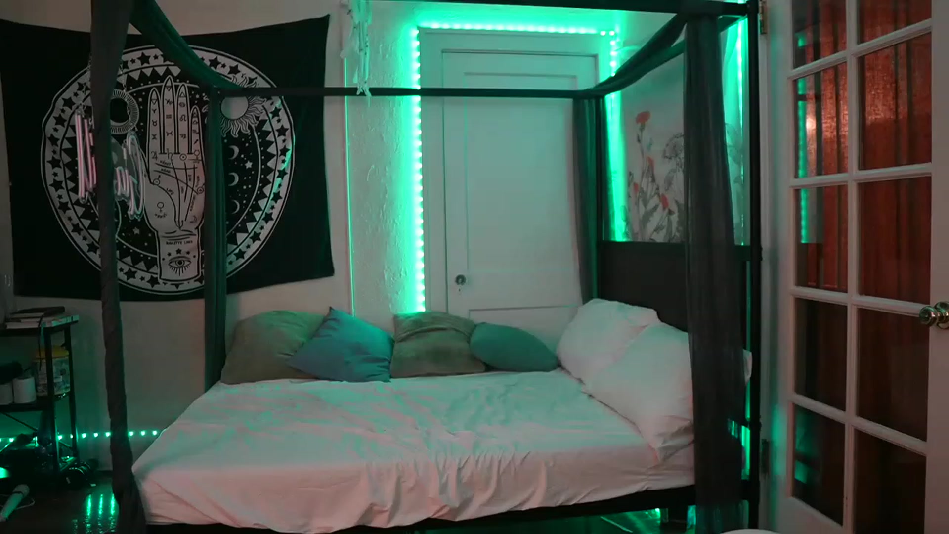 Gallery image thumbnail from Gia_Hill's myfreecams stream on, 03/12/2023, 24:18 image 1 of 20