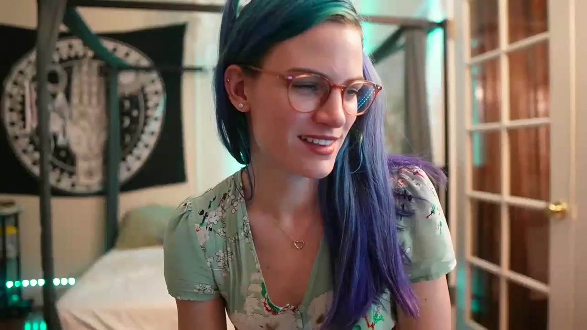 Gallery image thumbnail from Gia_Hill's myfreecams stream on, 03/12/2023, 04:31 image 6 of 20