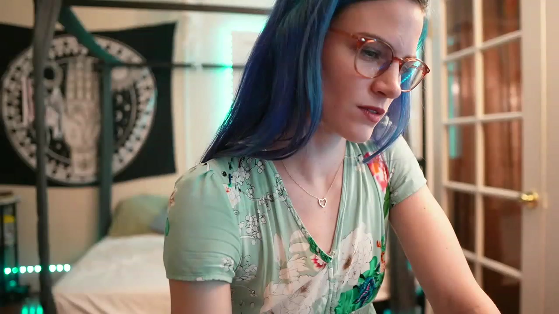 Gallery image thumbnail from Gia_Hill's myfreecams stream on, 03/12/2023, 04:31 image 5 of 20