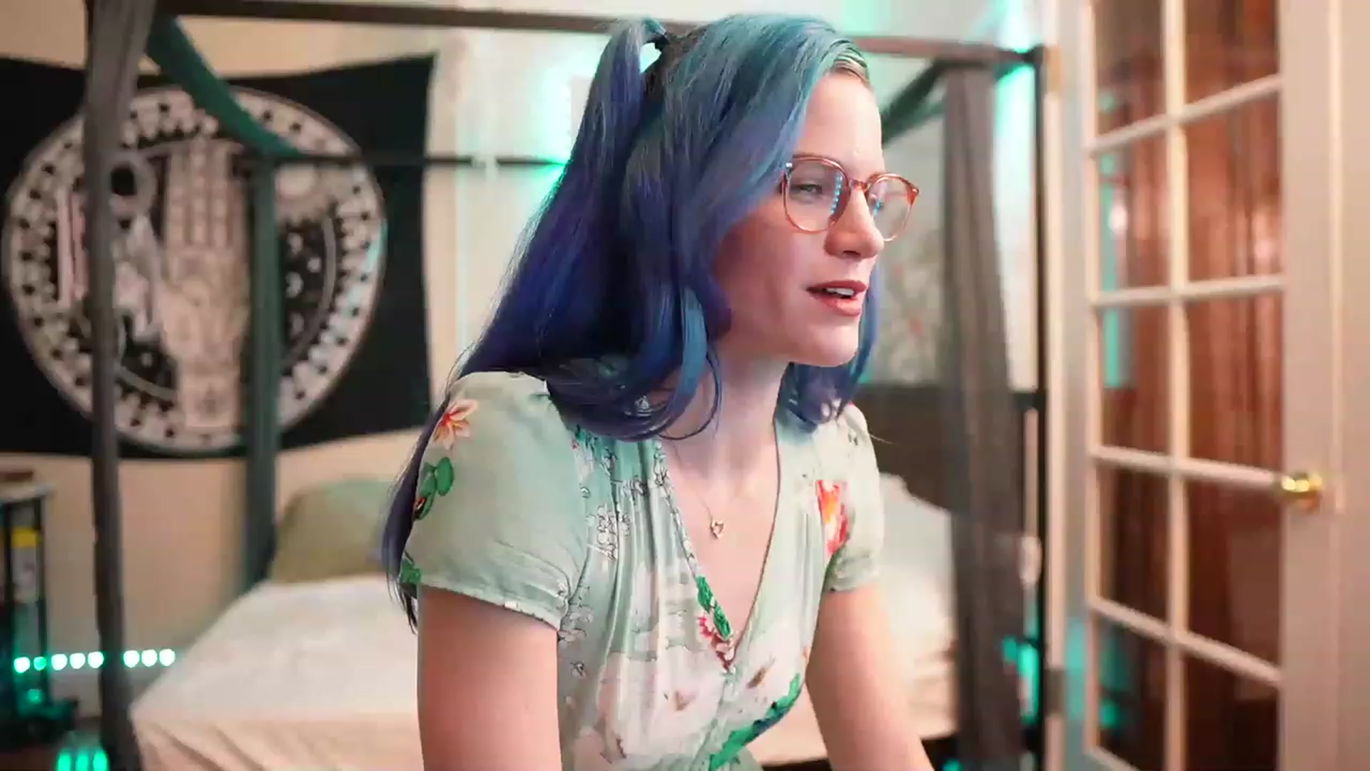 Gallery image thumbnail from Gia_Hill's myfreecams stream on, 03/12/2023, 04:31 image 7 of 20