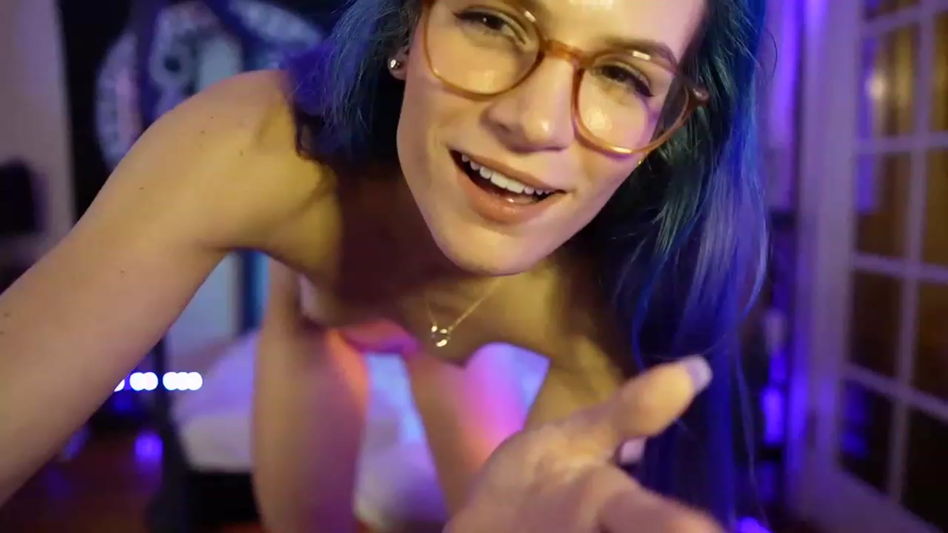 Gallery image thumbnail from Gia_Hill's myfreecams stream on, 03/14/2023, 03:11 image 3 of 20