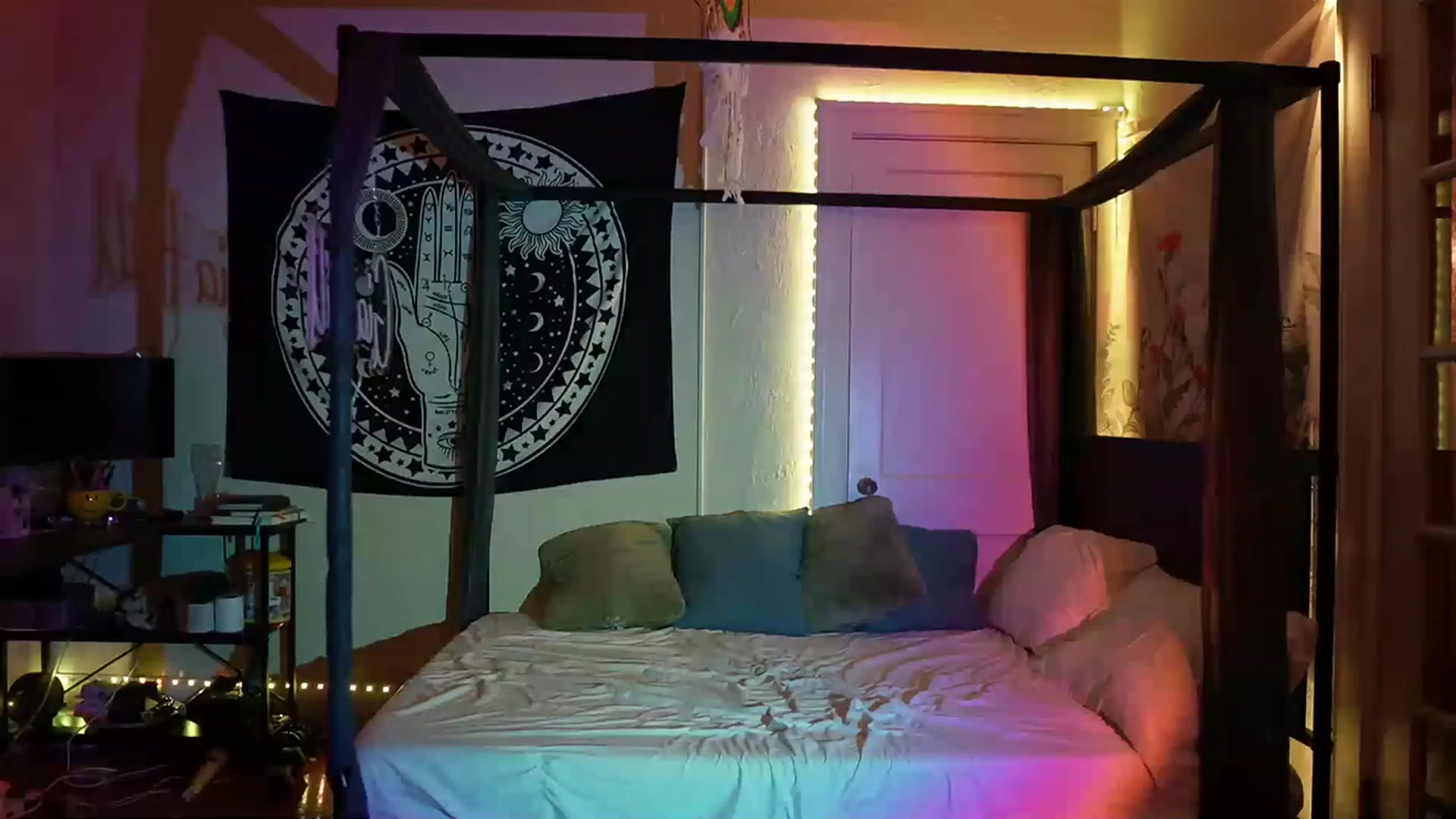 Gallery image thumbnail from Gia_Hill's myfreecams stream on, 03/14/2023, 03:49 image 18 of 20