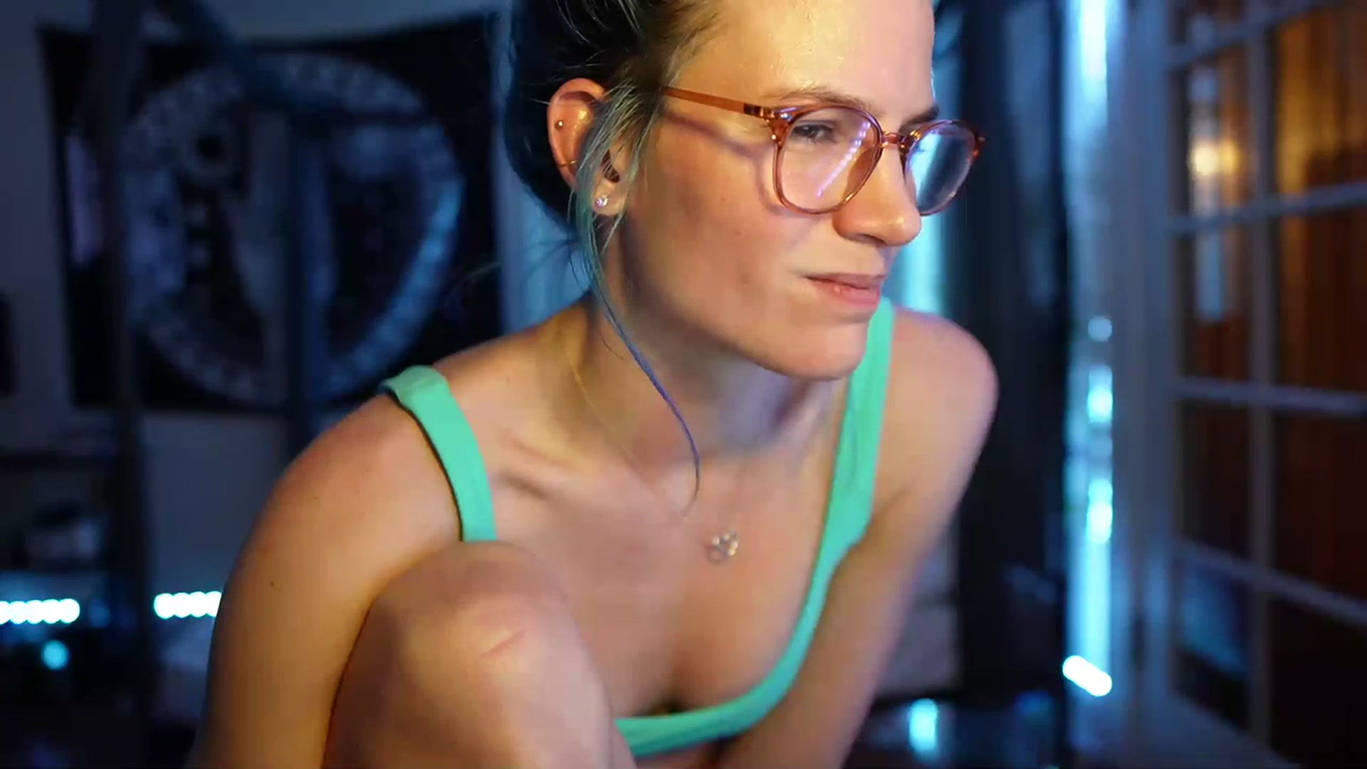 Gallery image thumbnail from Gia_Hill's myfreecams stream on, 03/15/2023, 02:51 image 18 of 20