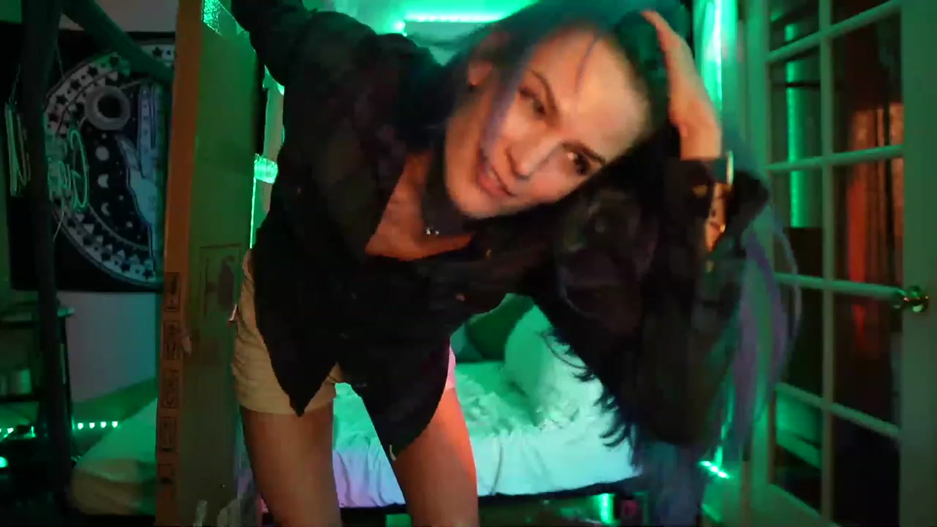 Gallery image thumbnail from Gia_Hill's myfreecams stream on, 03/16/2023, 01:26 image 4 of 20