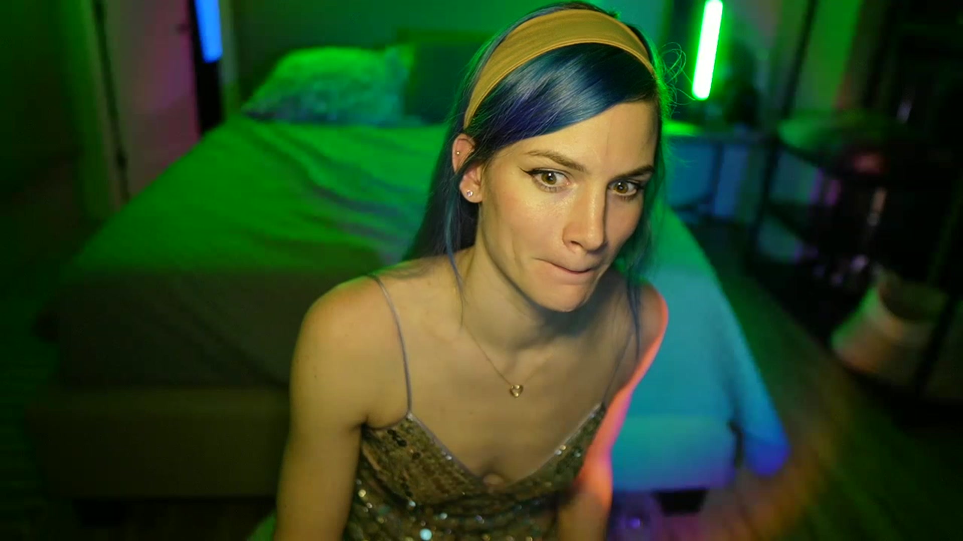 Gallery image thumbnail from Gia_Hill's myfreecams stream on, 03/18/2023, 05:56 image 2 of 20