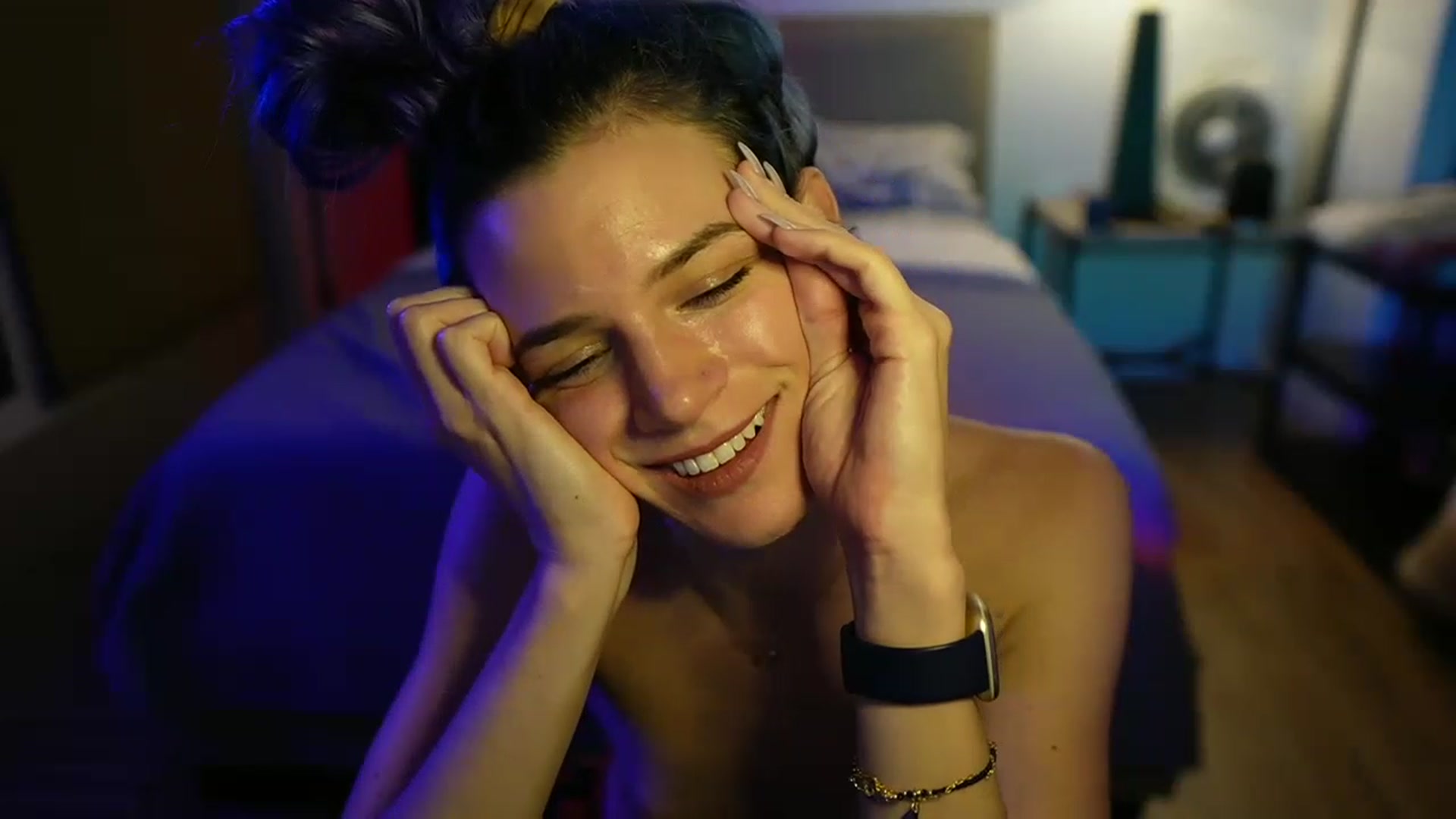 Gallery image thumbnail from Gia_Hill's myfreecams stream on, 03/19/2023, 05:53 image 7 of 20