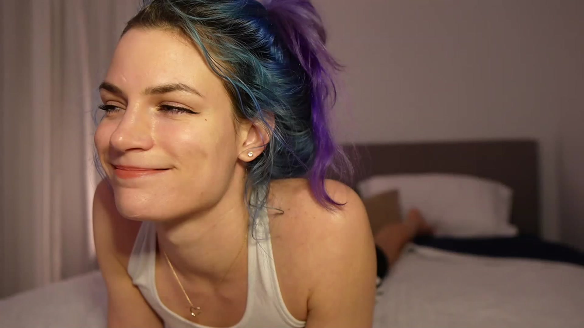 Gallery image thumbnail from Gia_Hill's myfreecams stream on, 03/26/2023, 03:36 image 14 of 20