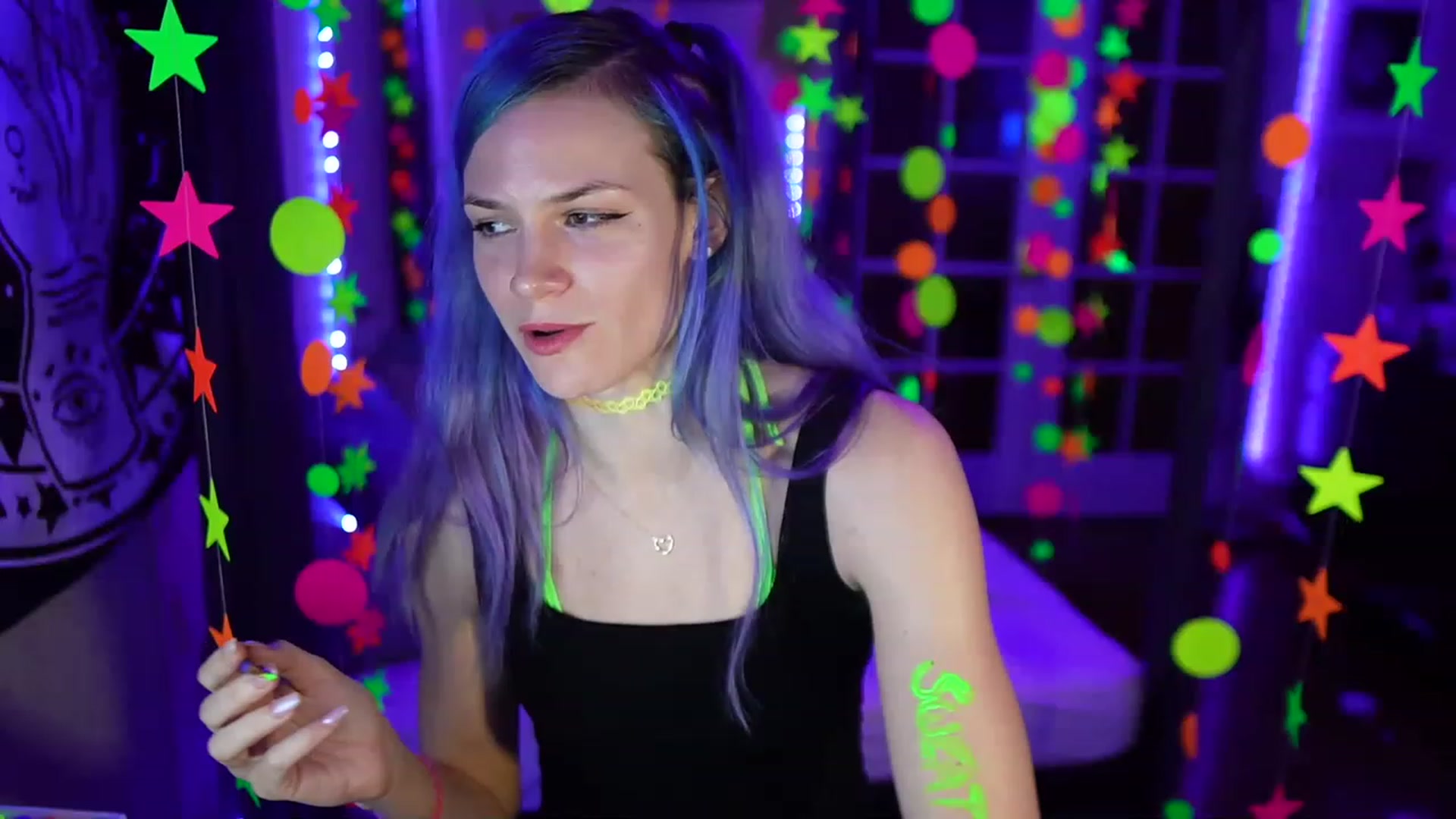 Gallery image thumbnail from Gia_Hill's myfreecams stream on, 04/01/2023, 02:46 image 12 of 20