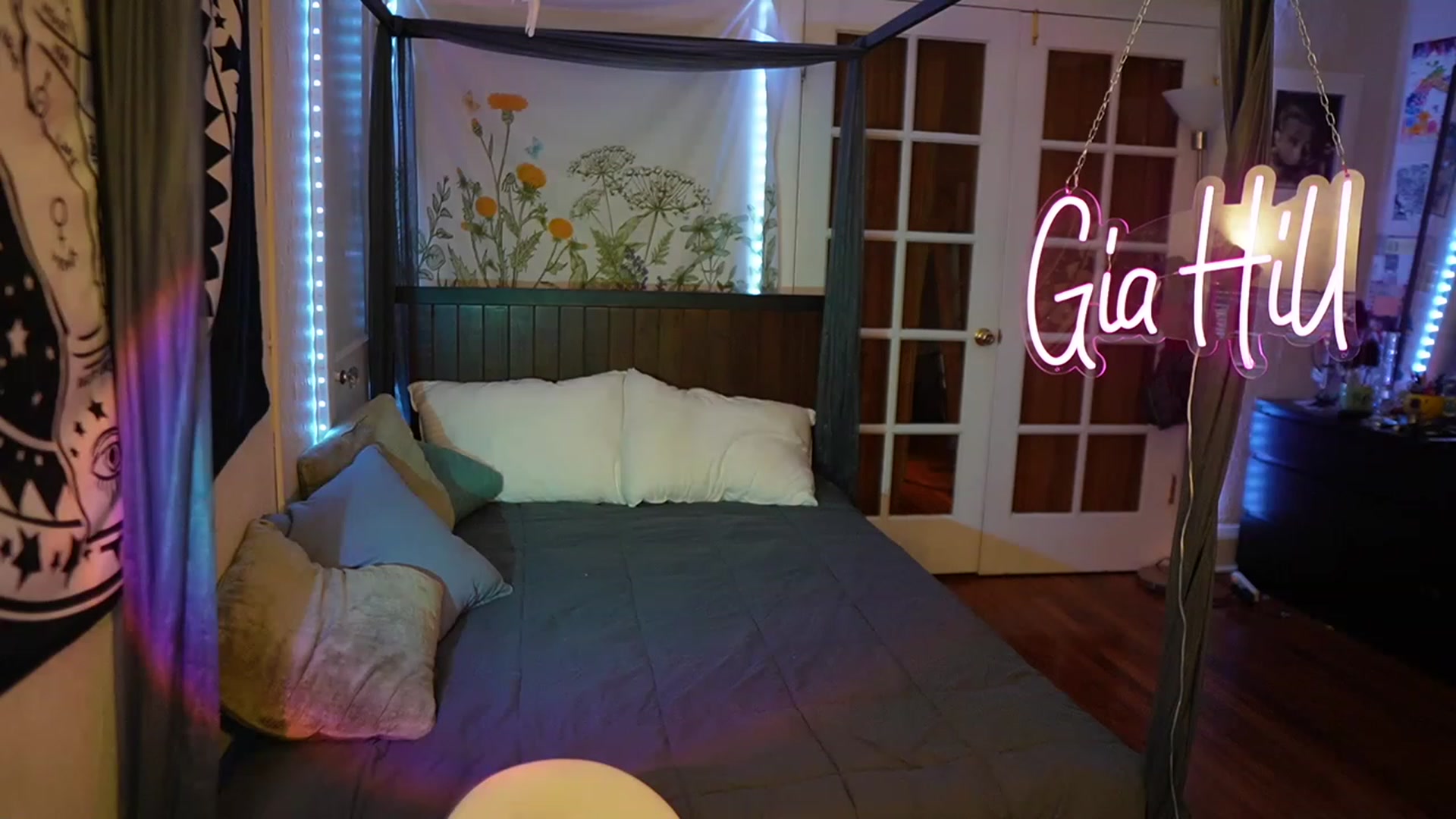 Gallery image thumbnail from Gia_Hill's myfreecams stream on, 04/04/2023, 01:58 image 3 of 20
